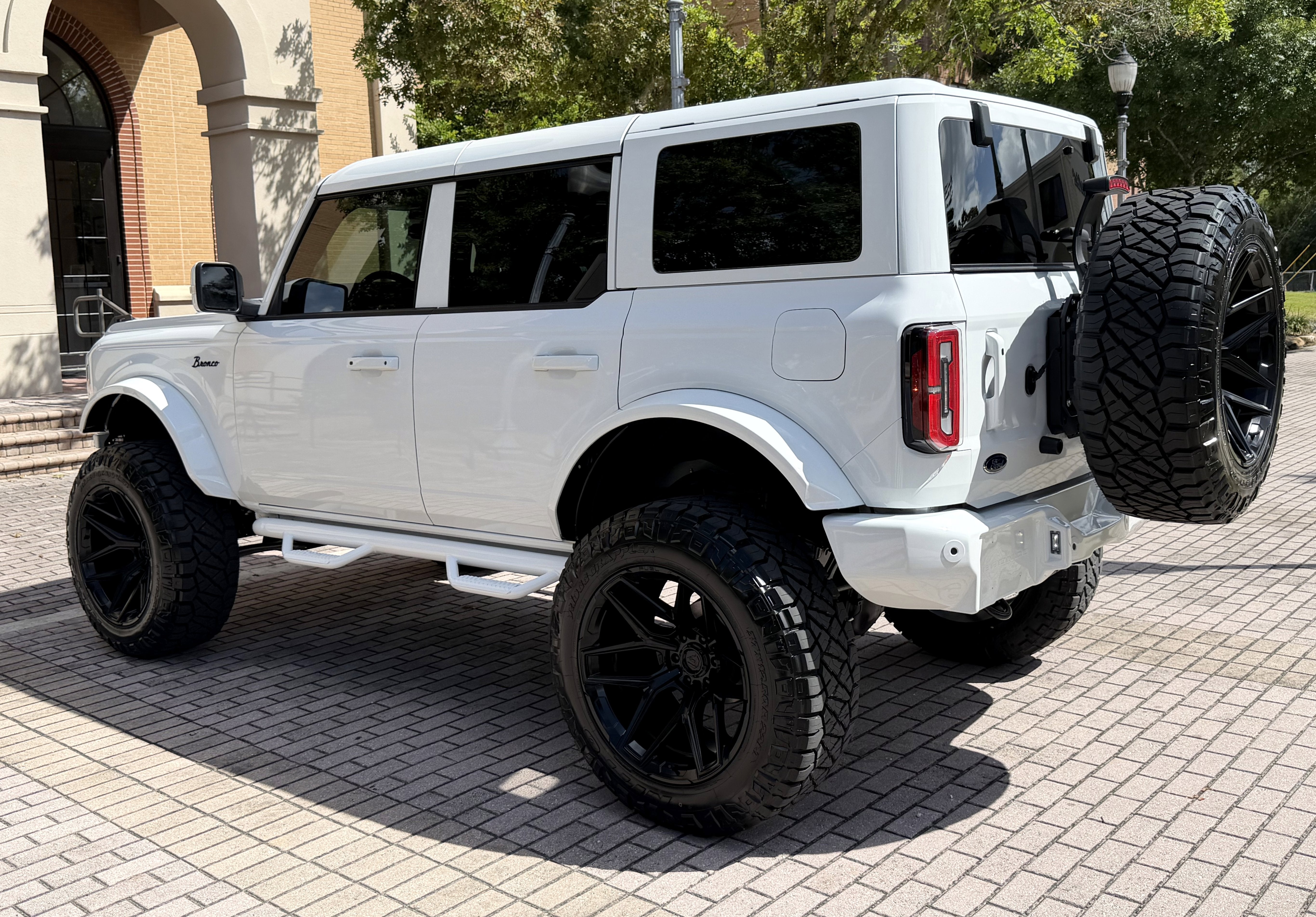 2025 Ford Bronco Outer Banks V6 Luxury Package Hard Top Custom Lifted