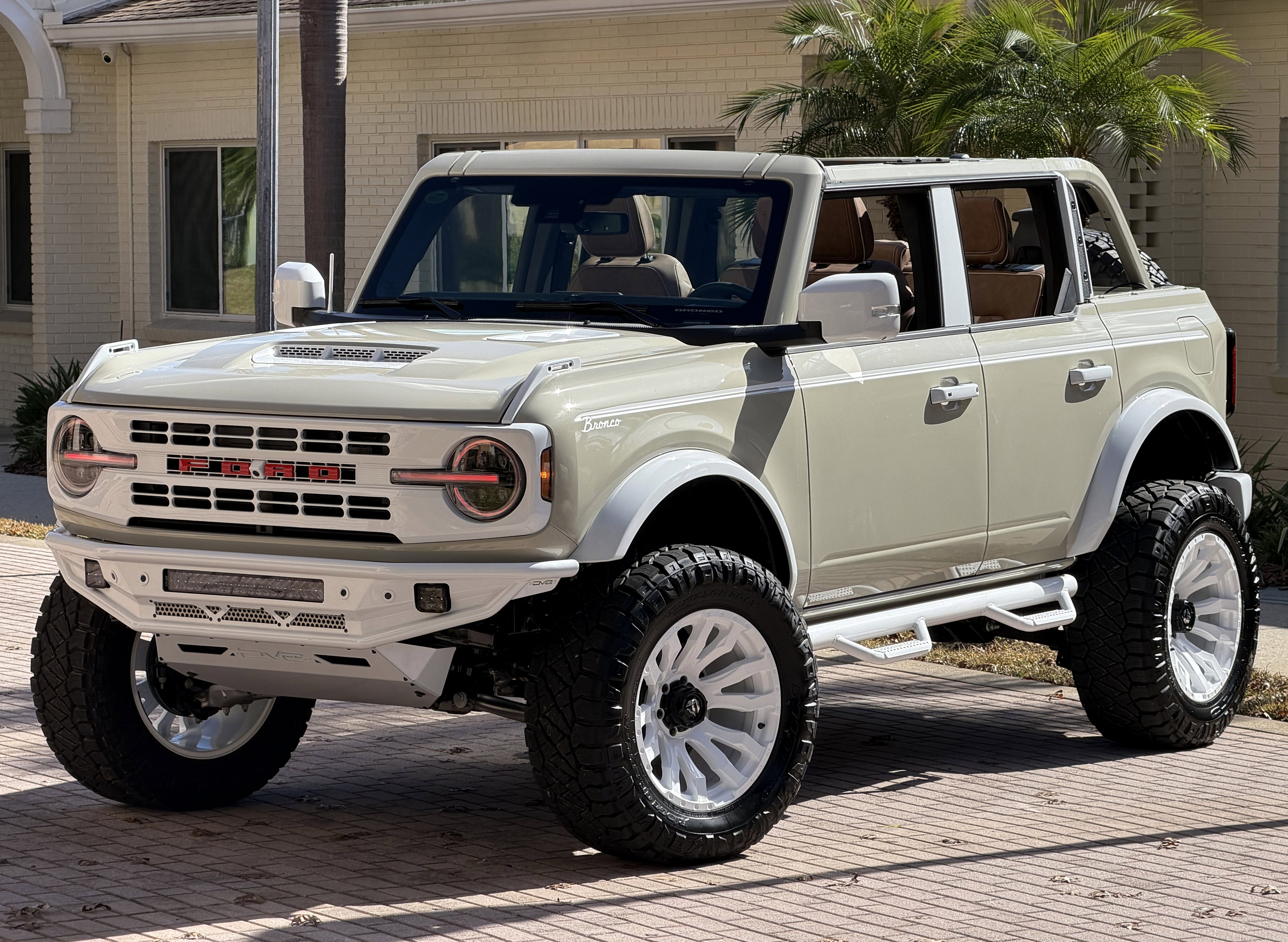2025 Ford Bronco Outer Banks Retro V6 Luxury Package Custom Lifted Vintage Hard Top
