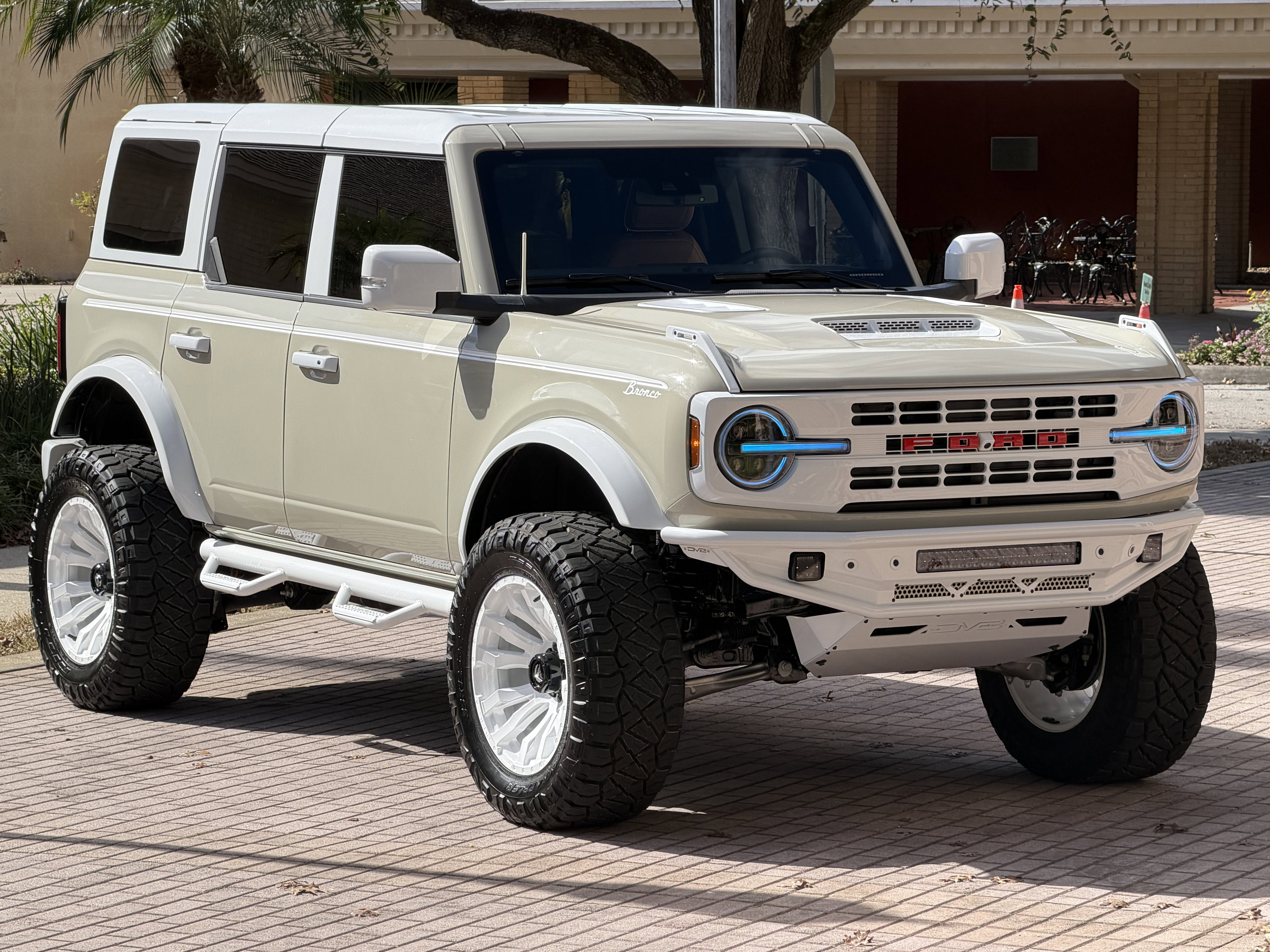 2025 Ford Bronco Outer Banks Retro V6 Luxury Package Custom Lifted Vintage Hard Top