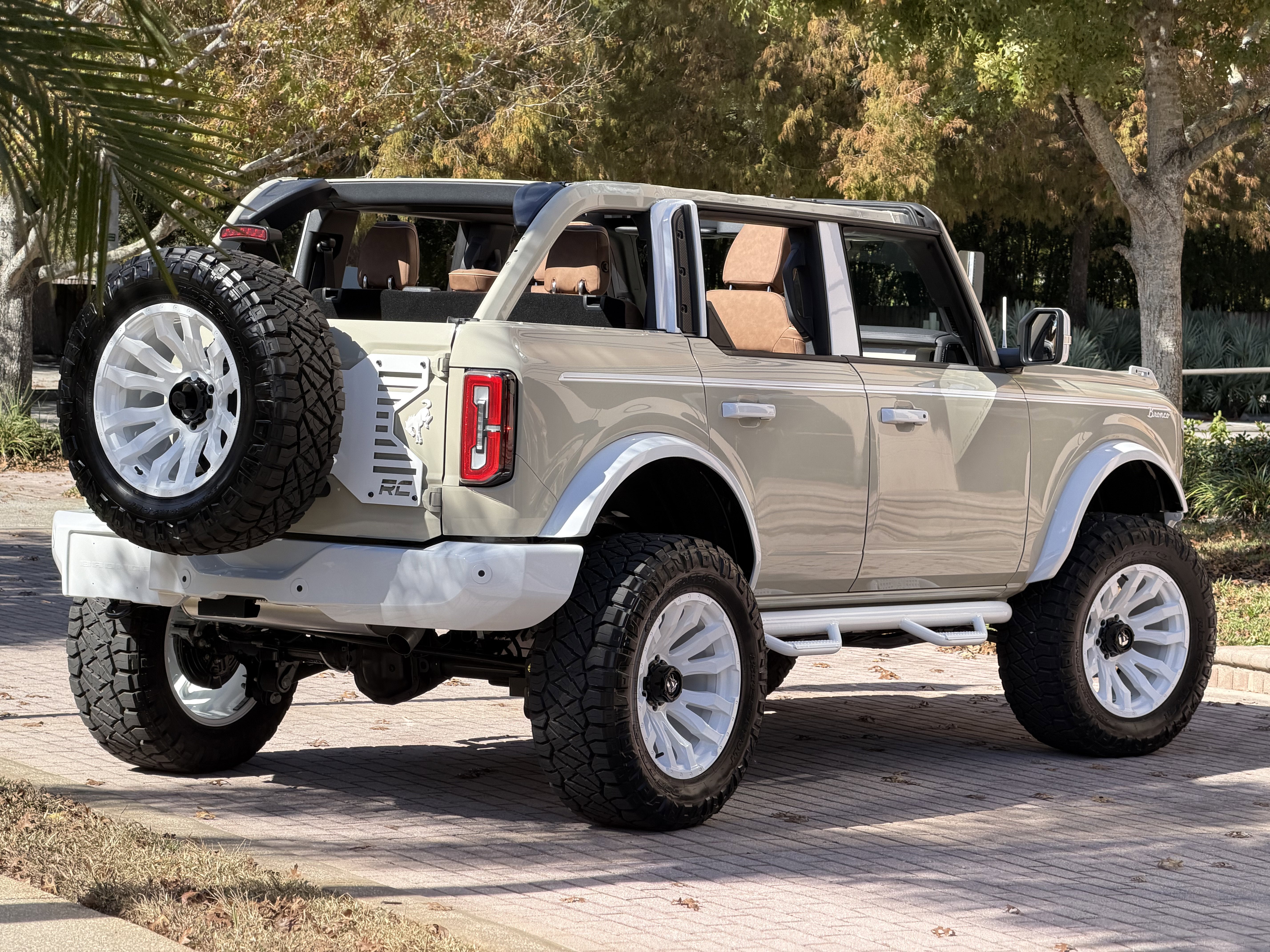 2025 Ford Bronco Outer Banks Retro V6 Luxury Package Custom Lifted Vintage Hard Top