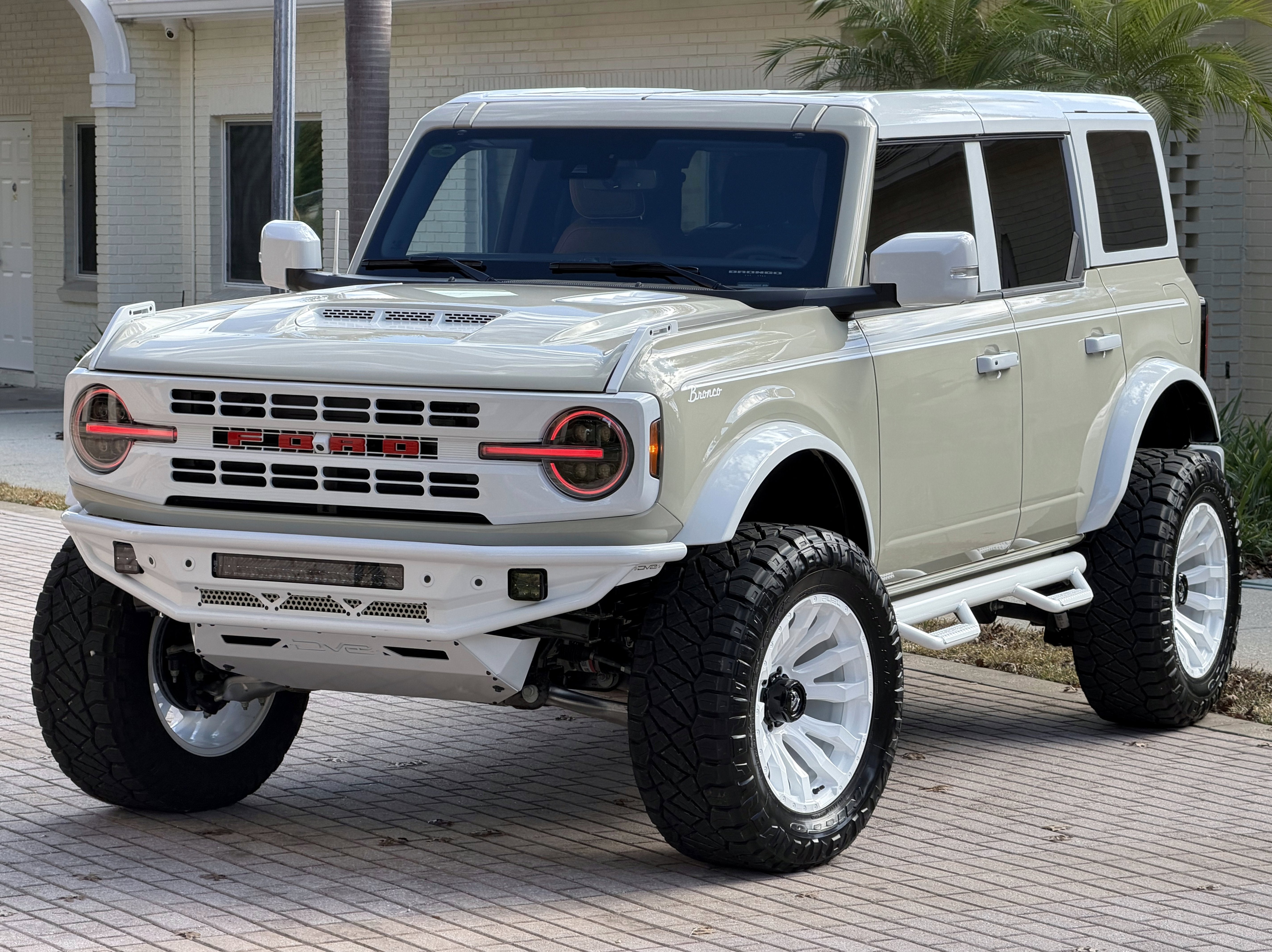2025 Ford Bronco Outer Banks Retro V6 Luxury Package Custom Lifted Vintage Hard Top