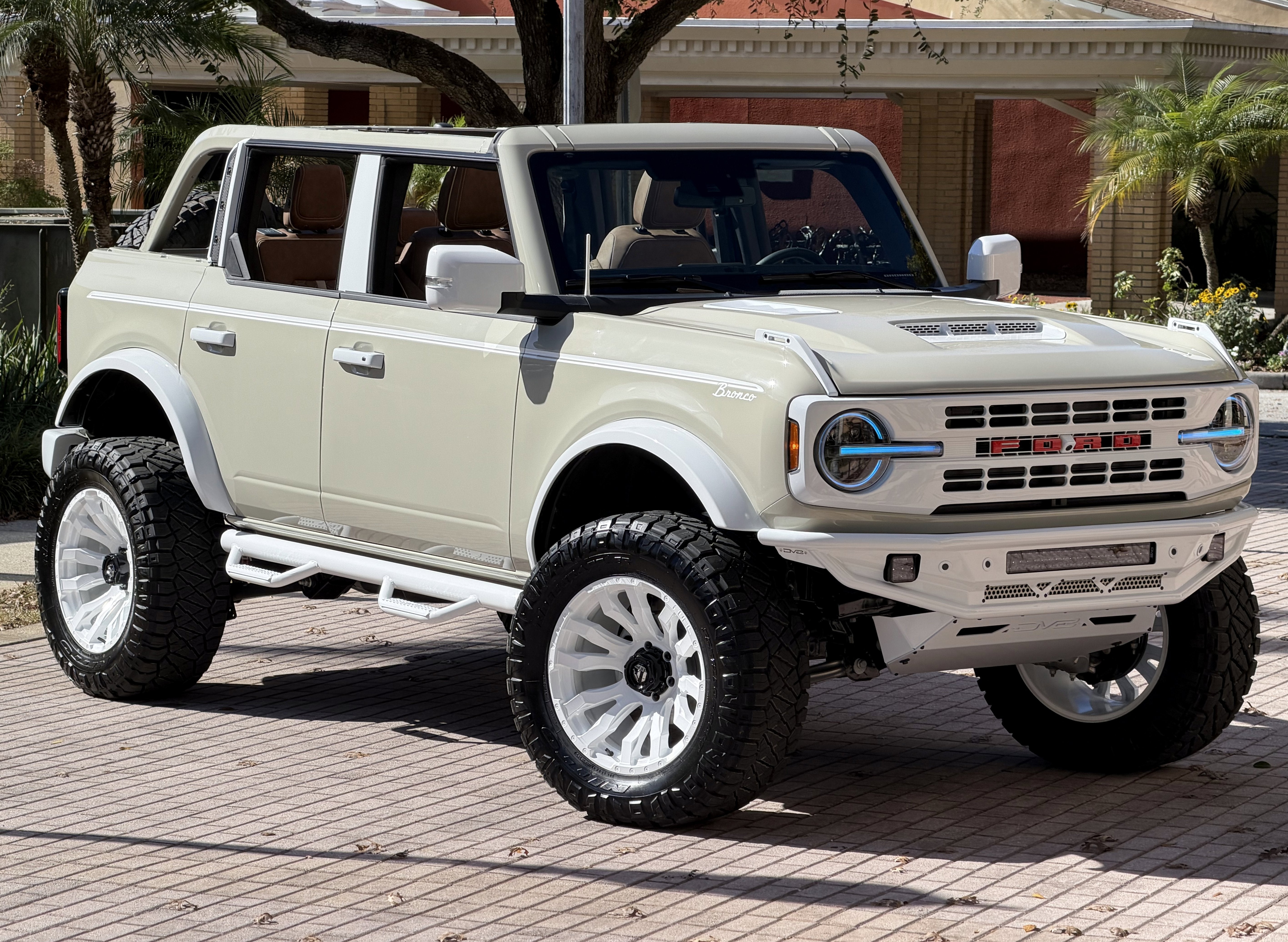 2025 Ford Bronco Outer Banks Retro V6 Luxury Package Custom Lifted Vintage Hard Top