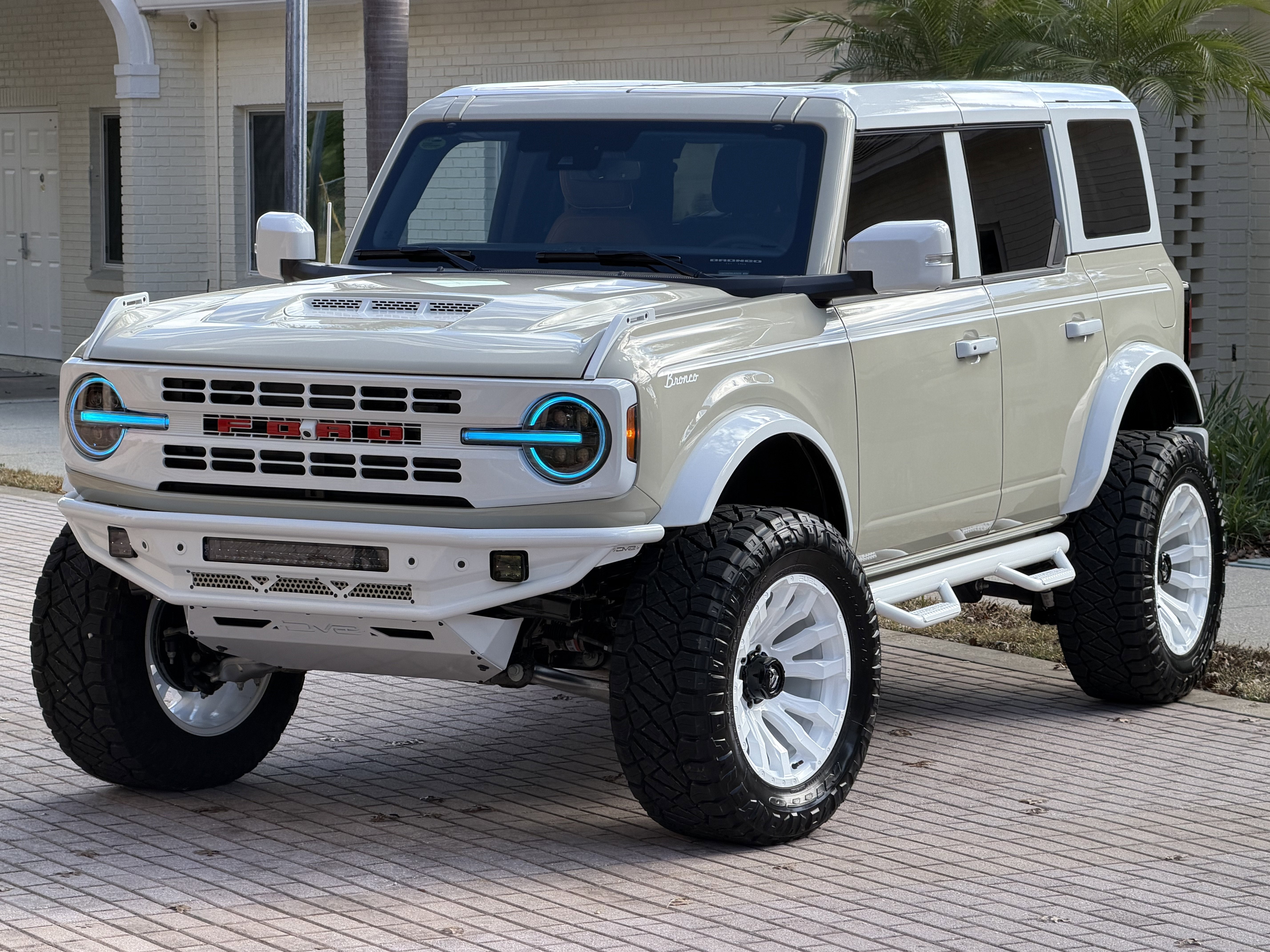 2025 Ford Bronco Outer Banks Retro V6 Luxury Package Custom Lifted Vintage Hard Top