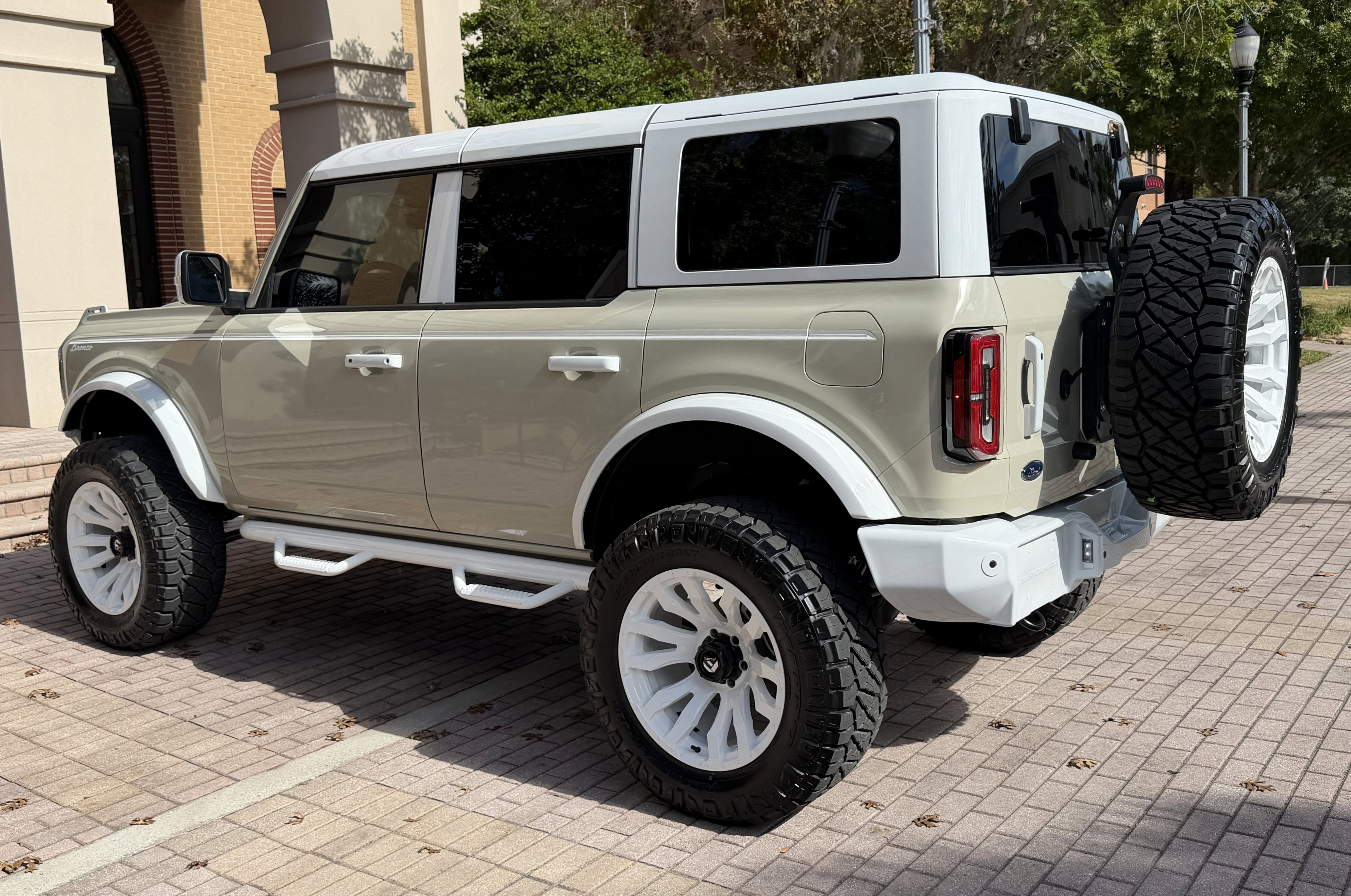 2025 Ford Bronco Outer Banks Retro V6 Luxury Package Custom Lifted Vintage Hard Top