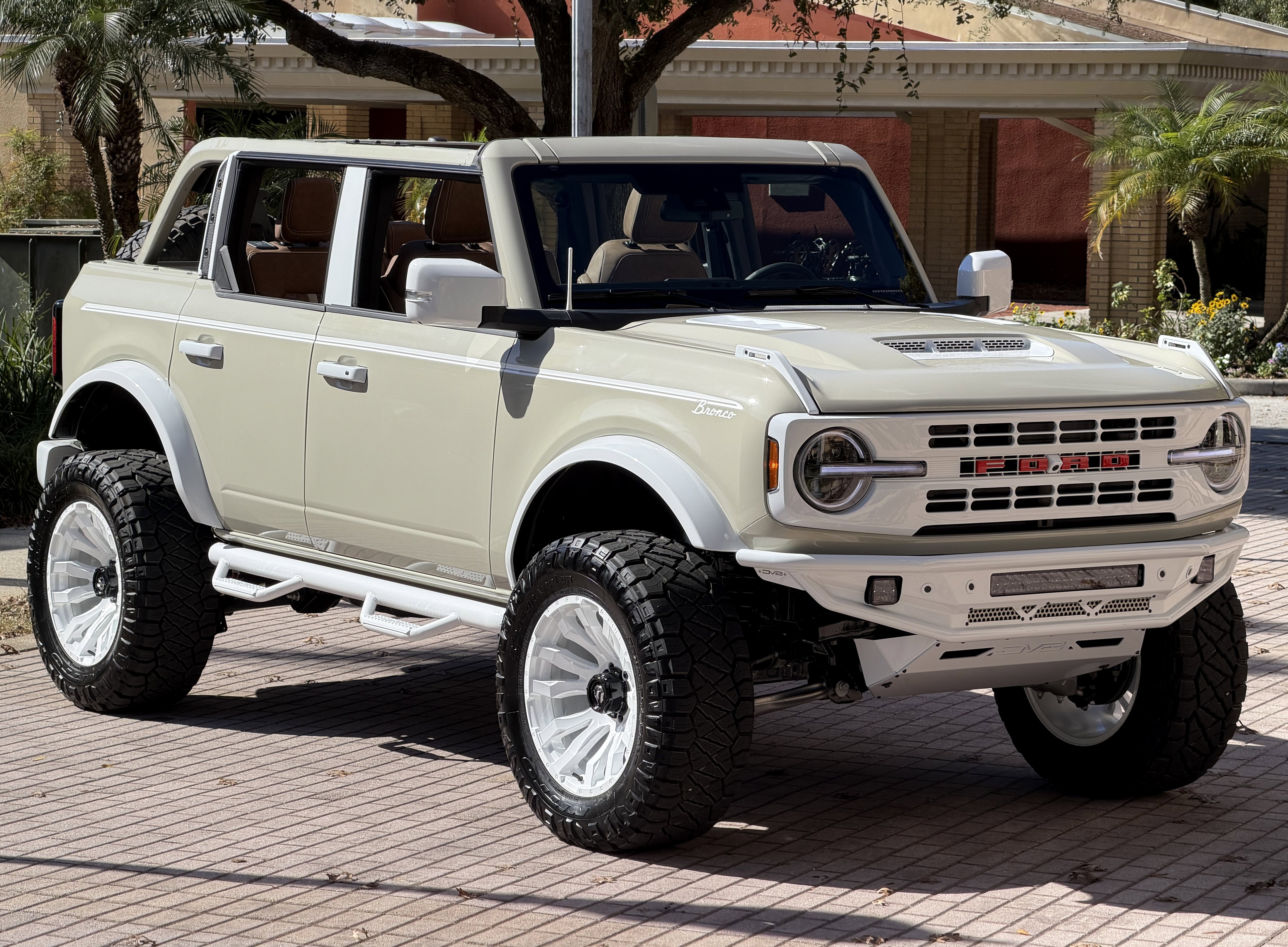 2025 Ford Bronco Outer Banks Retro V6 Luxury Package Custom Lifted Vintage Hard Top