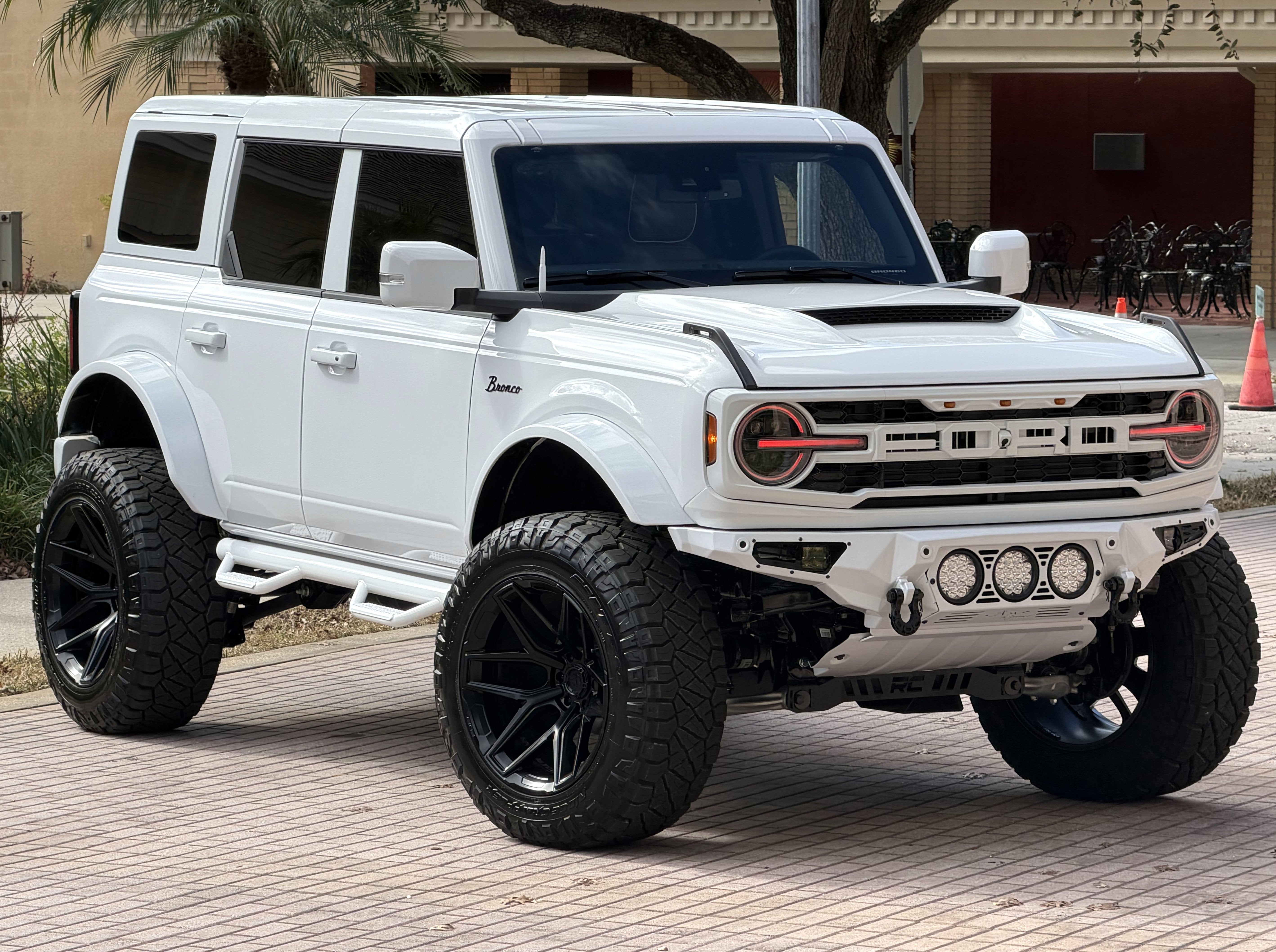 2025 Ford Bronco Outer Banks V6 Luxury Package Hard Top Custom Lifted