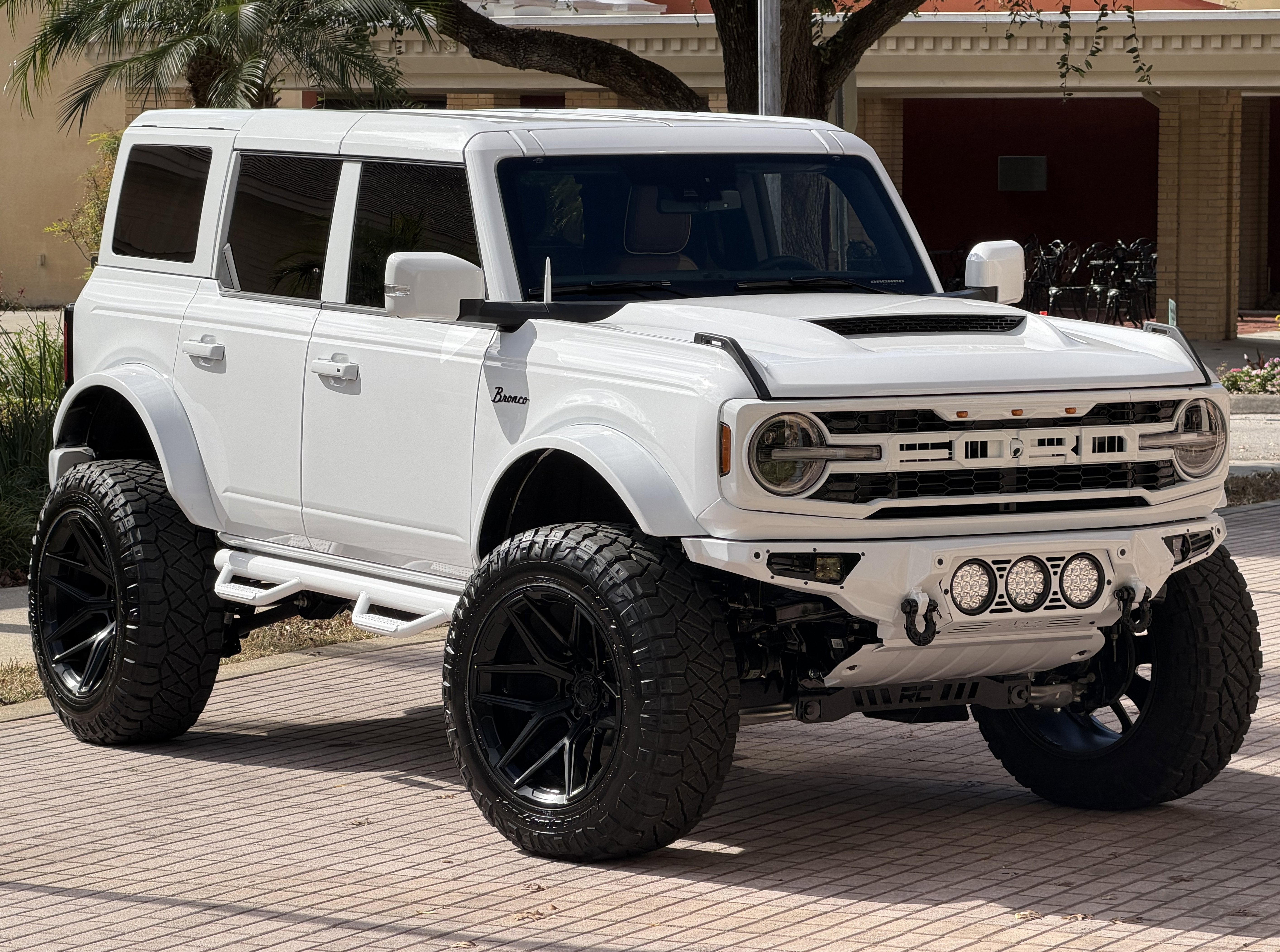 2025 Ford Bronco Outer Banks V6 Luxury Package Hard Top Custom Lifted