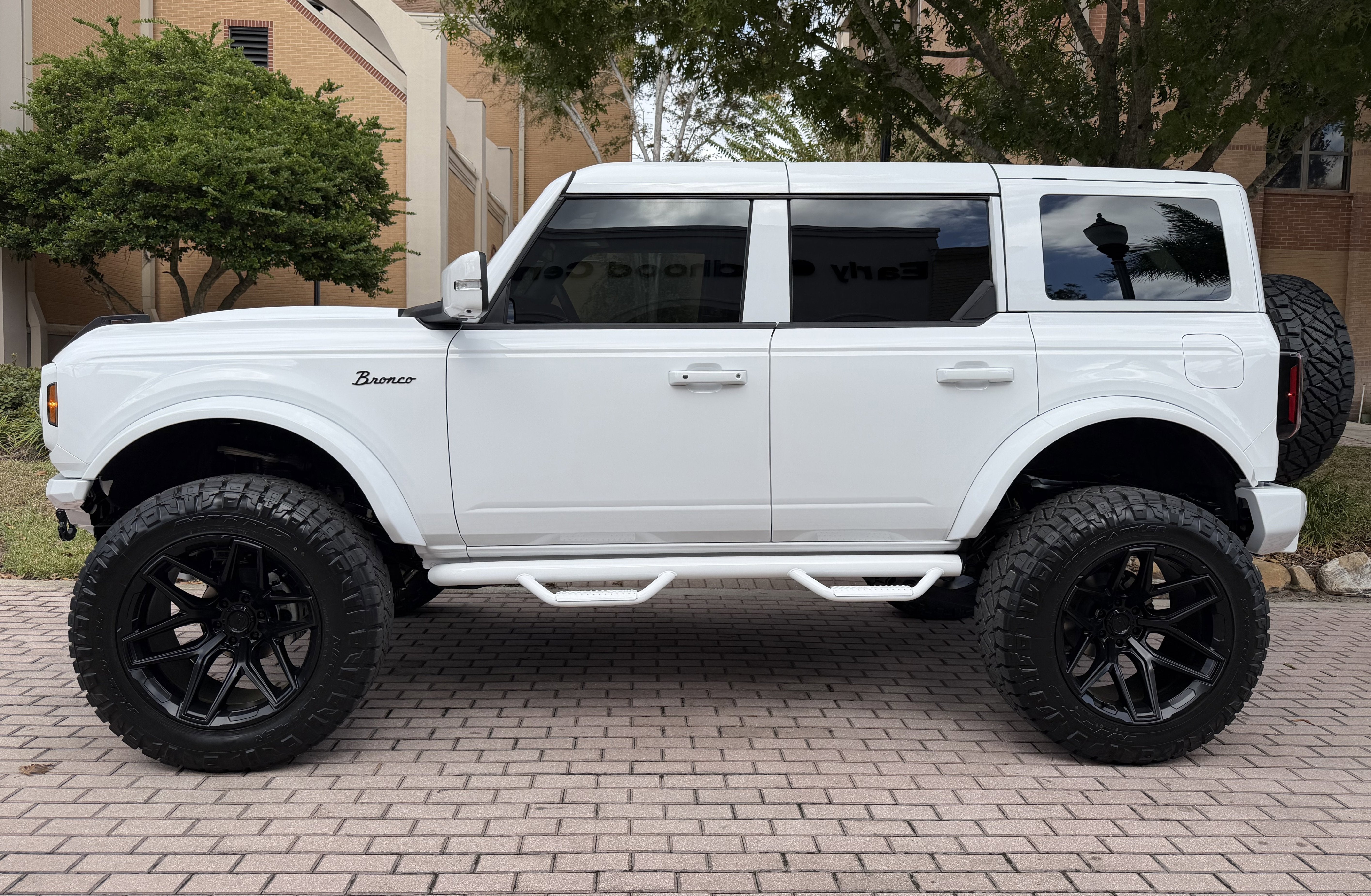 2025 Ford Bronco Outer Banks V6 Luxury Package Hard Top Custom Lifted