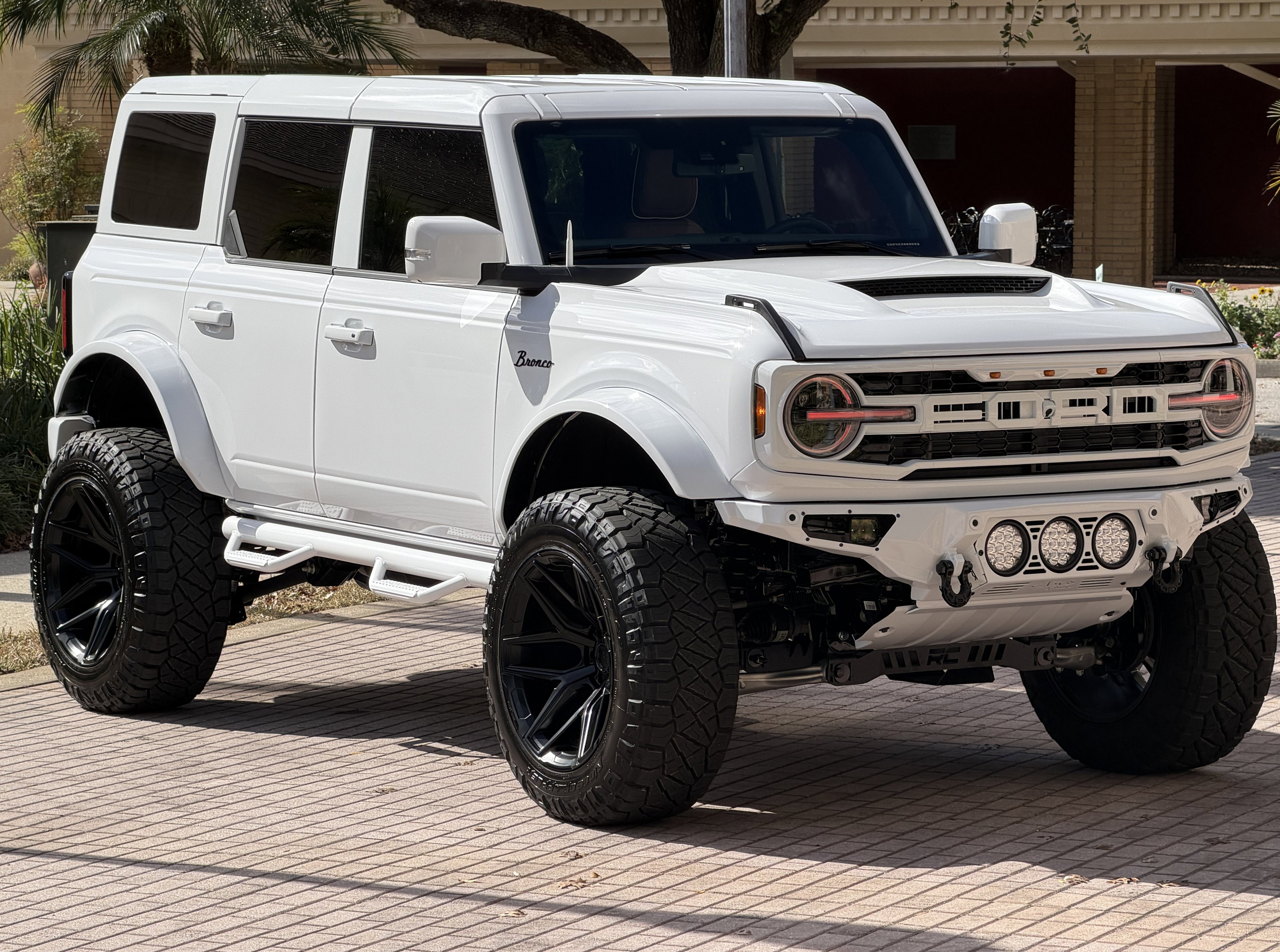 2025 Ford Bronco Outer Banks V6 Luxury Package Hard Top Custom Lifted