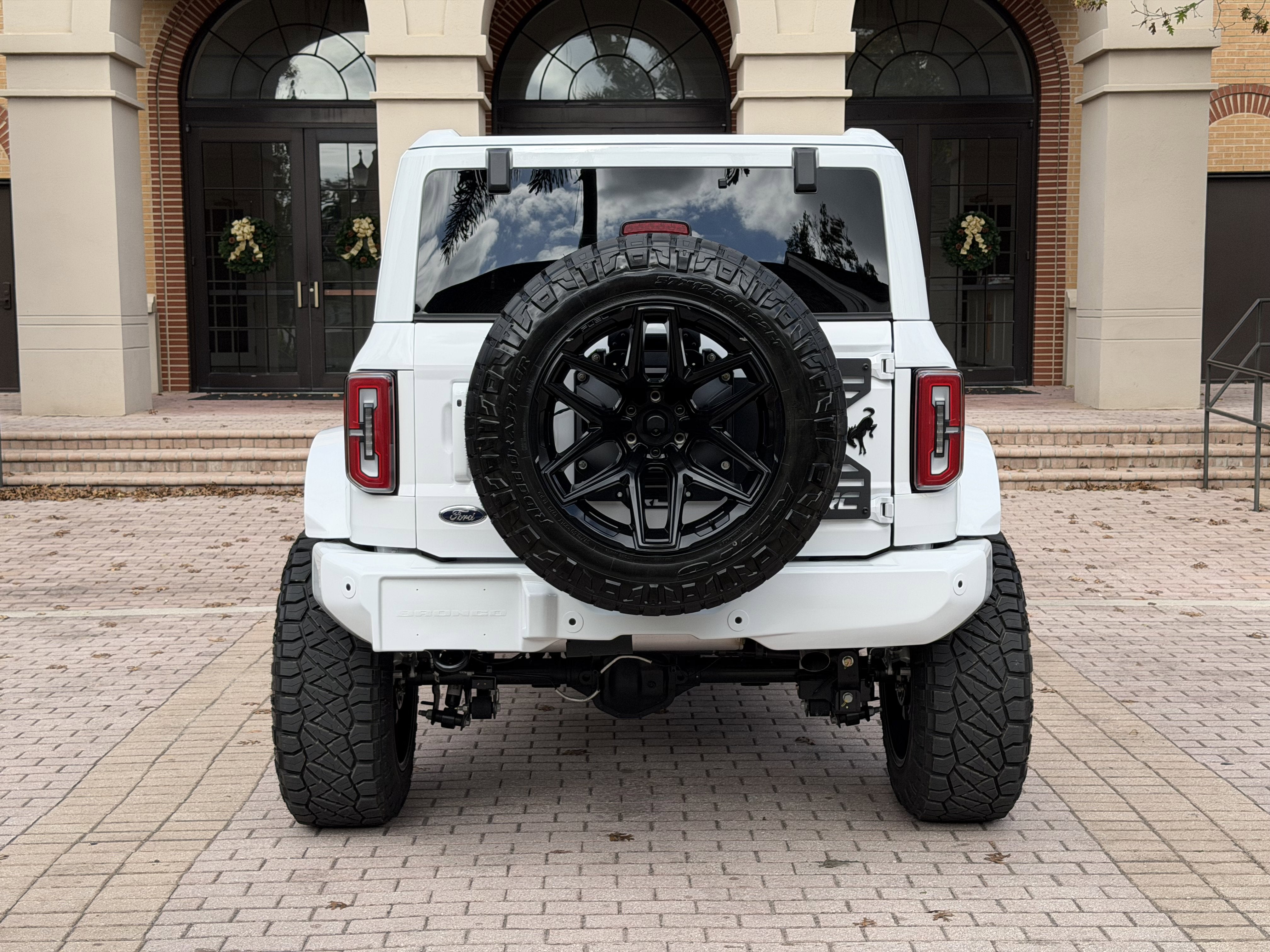 2025 Ford Bronco Outer Banks V6 Luxury Package Hard Top Custom Lifted