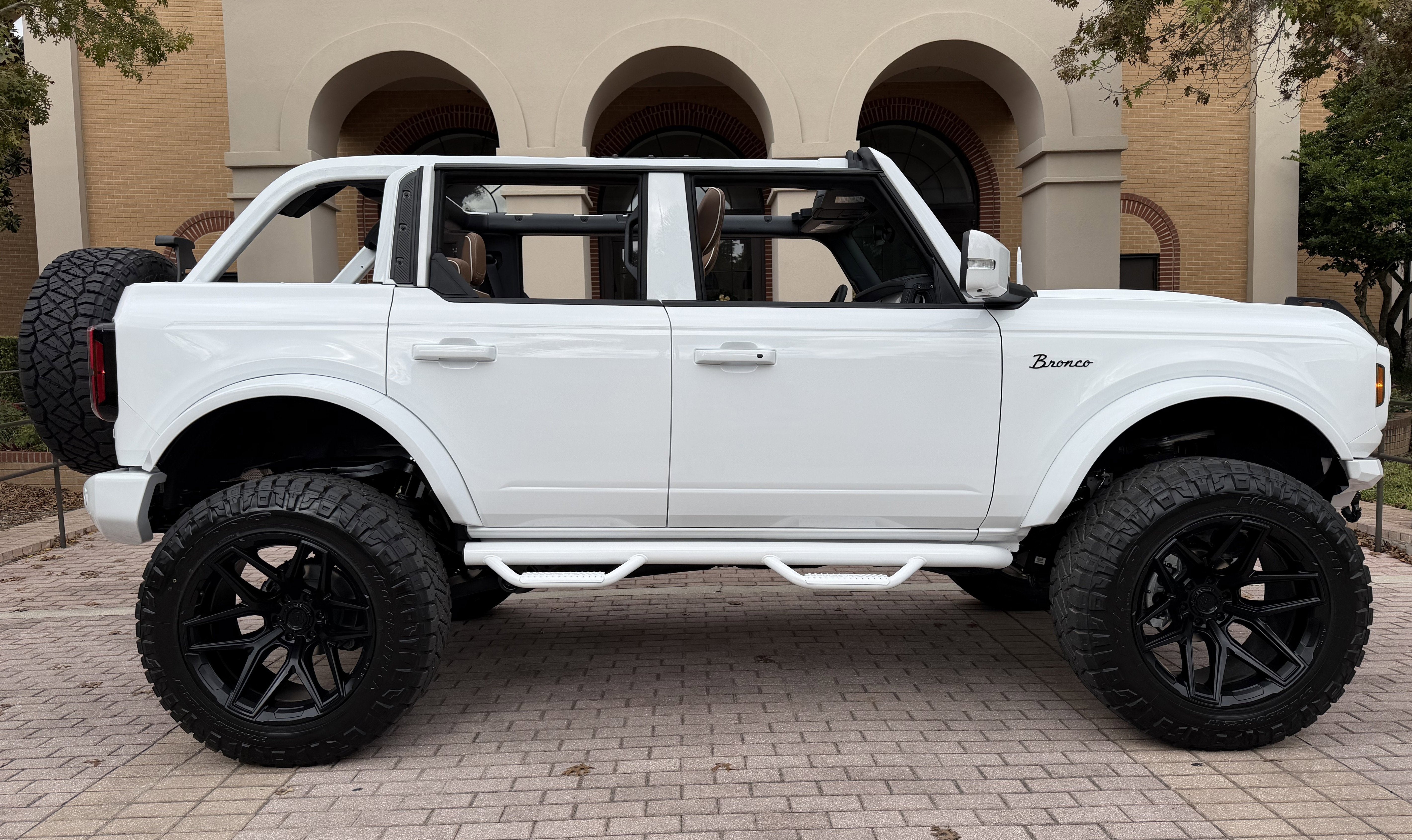 2025 Ford Bronco Outer Banks V6 Luxury Package Hard Top Custom Lifted