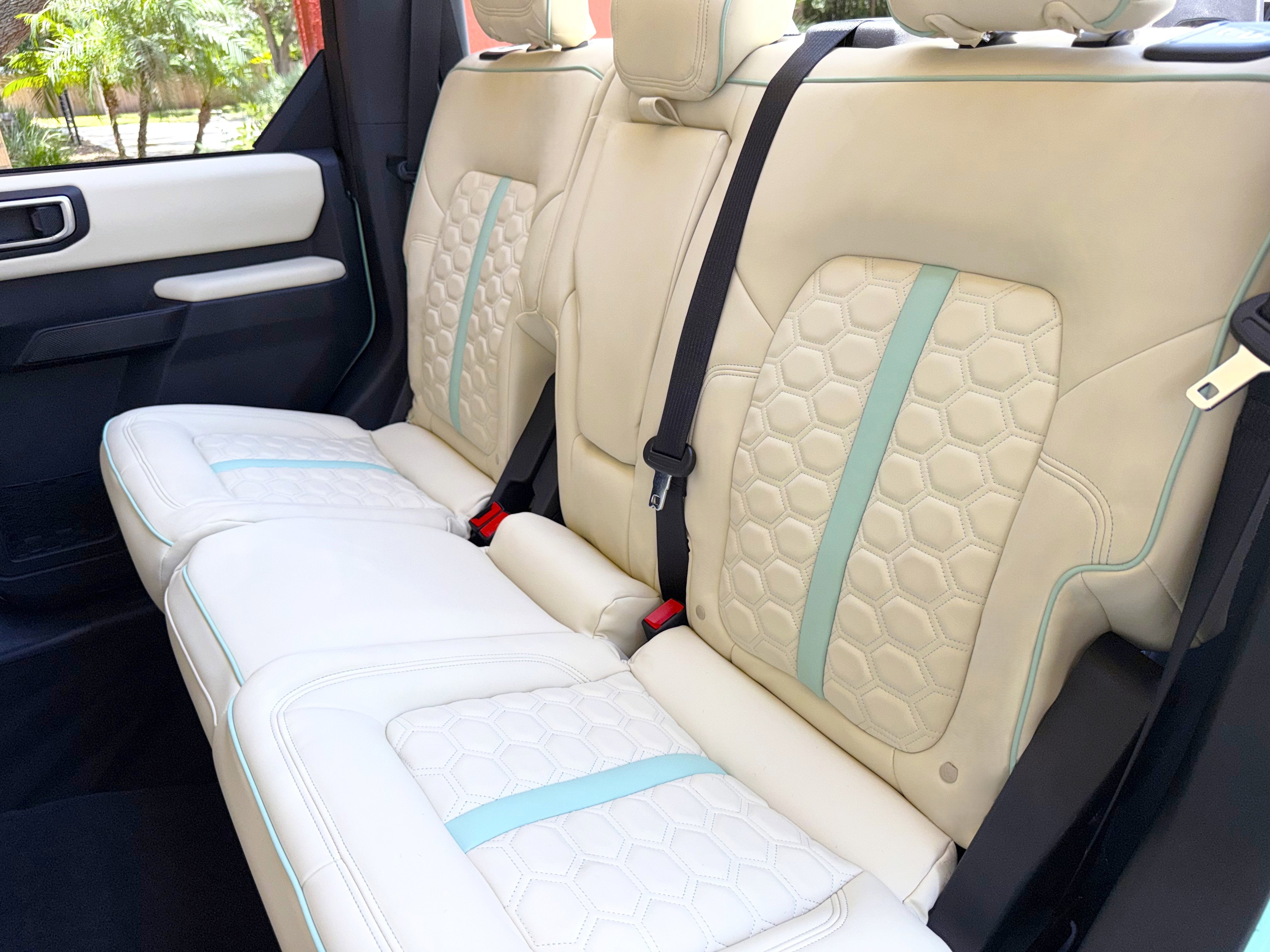2025 Ford Bronco V6 Wimbledon White Retro Outer Banks Luxury Pkg Custom Lifted