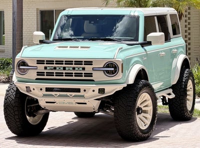 2025 Ford Bronco V6 Wimbledon White Retro Outer Banks Luxury Pkg Custom Lifted