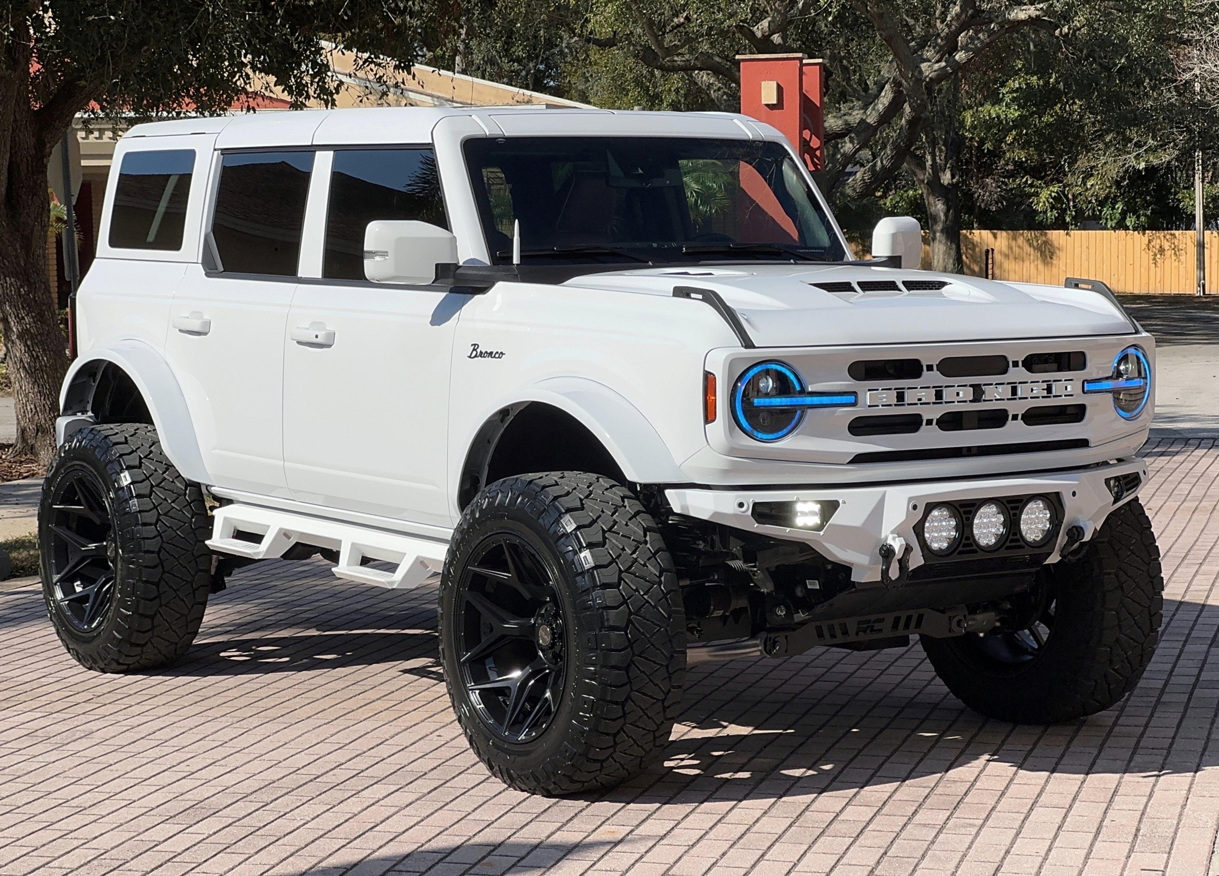 2024 Ford Bronco Outer Banks V6 Luxury Package Custom Lifted