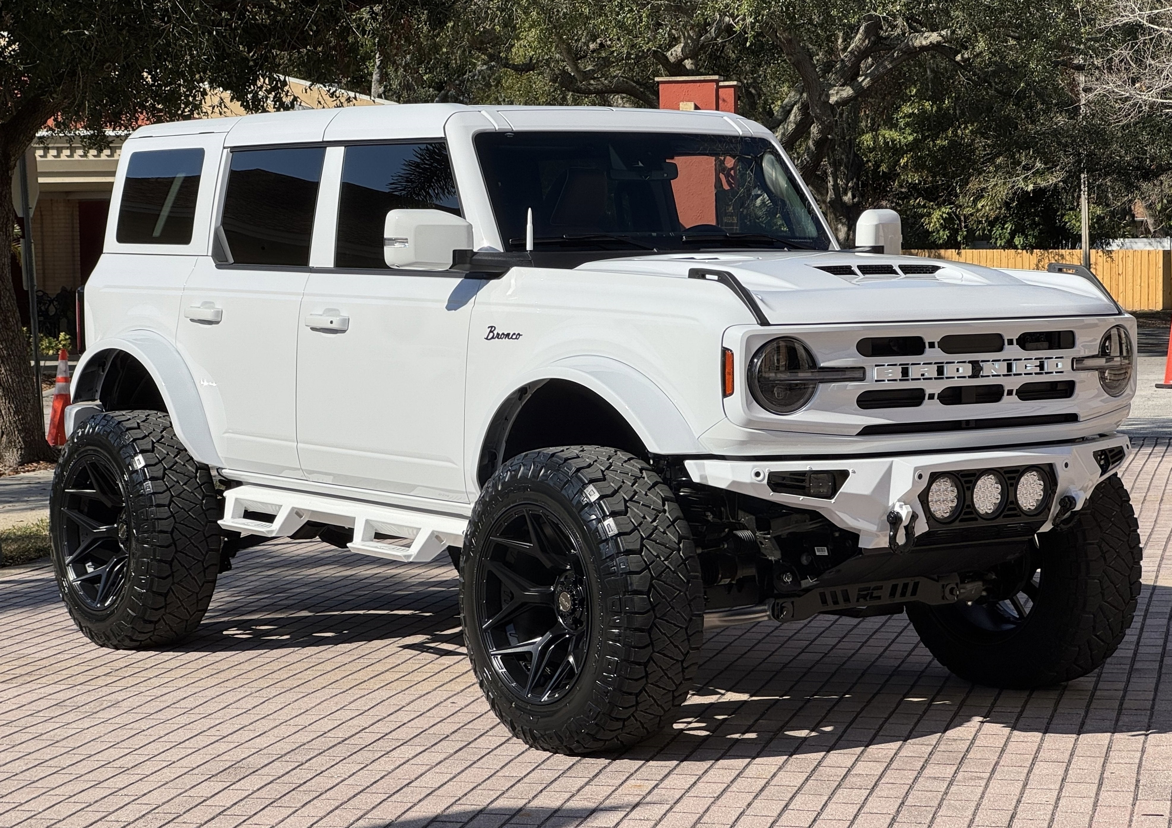 2024 Ford Bronco Outer Banks V6 Luxury Package Custom Lifted