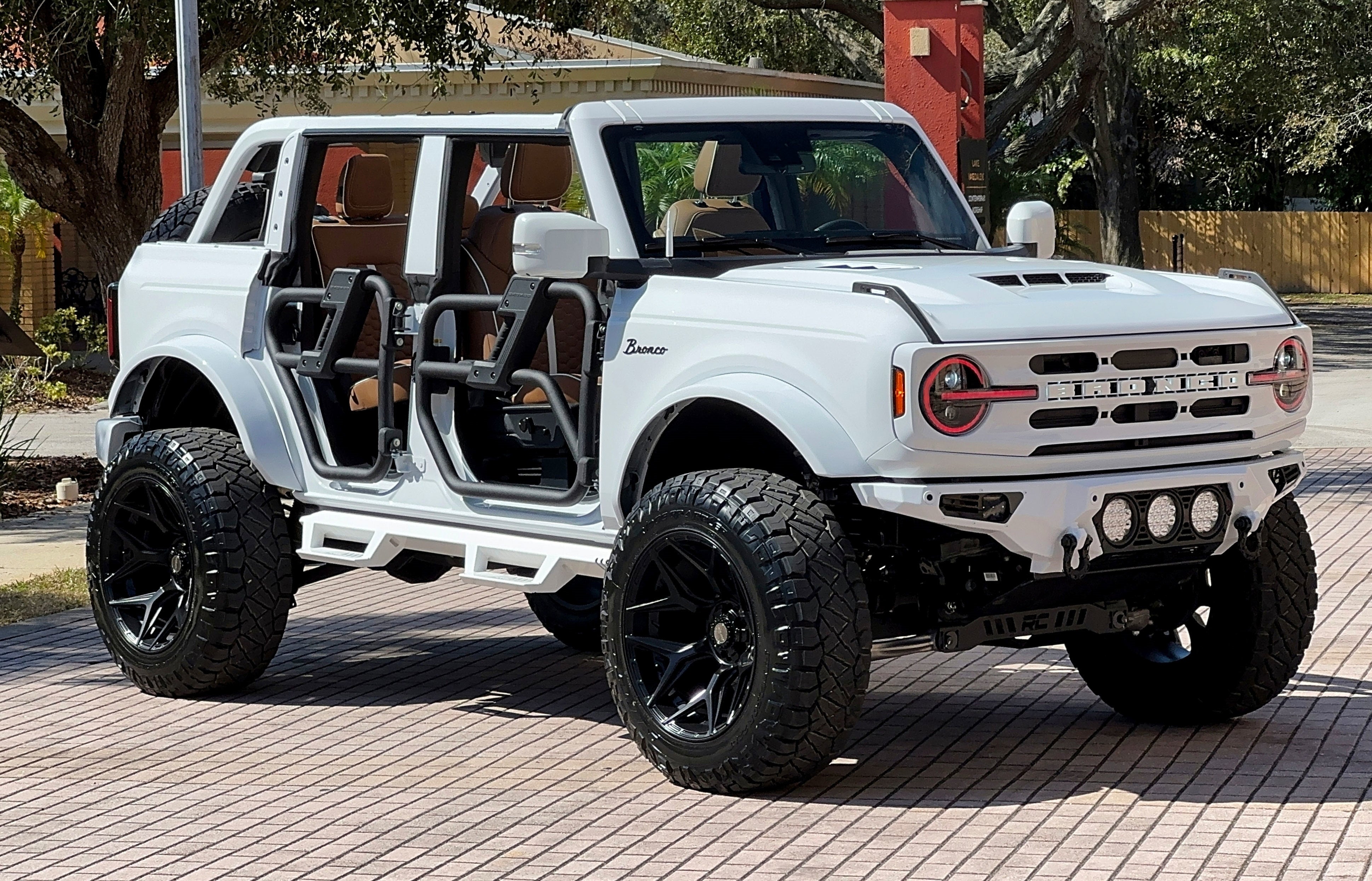 2024 Ford Bronco Outer Banks V6 Luxury Package Custom Lifted