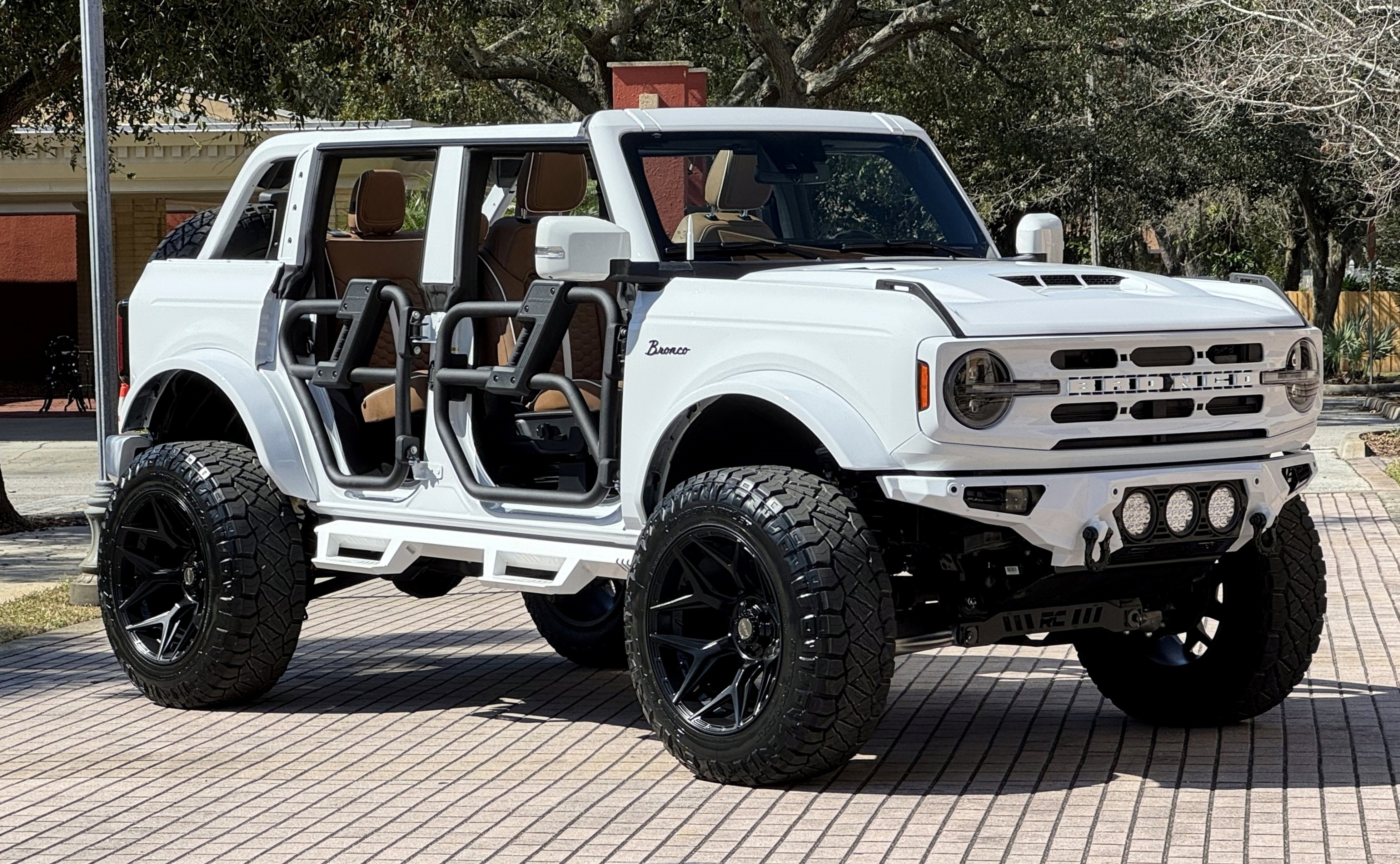 2024 Ford Bronco Outer Banks V6 Luxury Package Custom Lifted