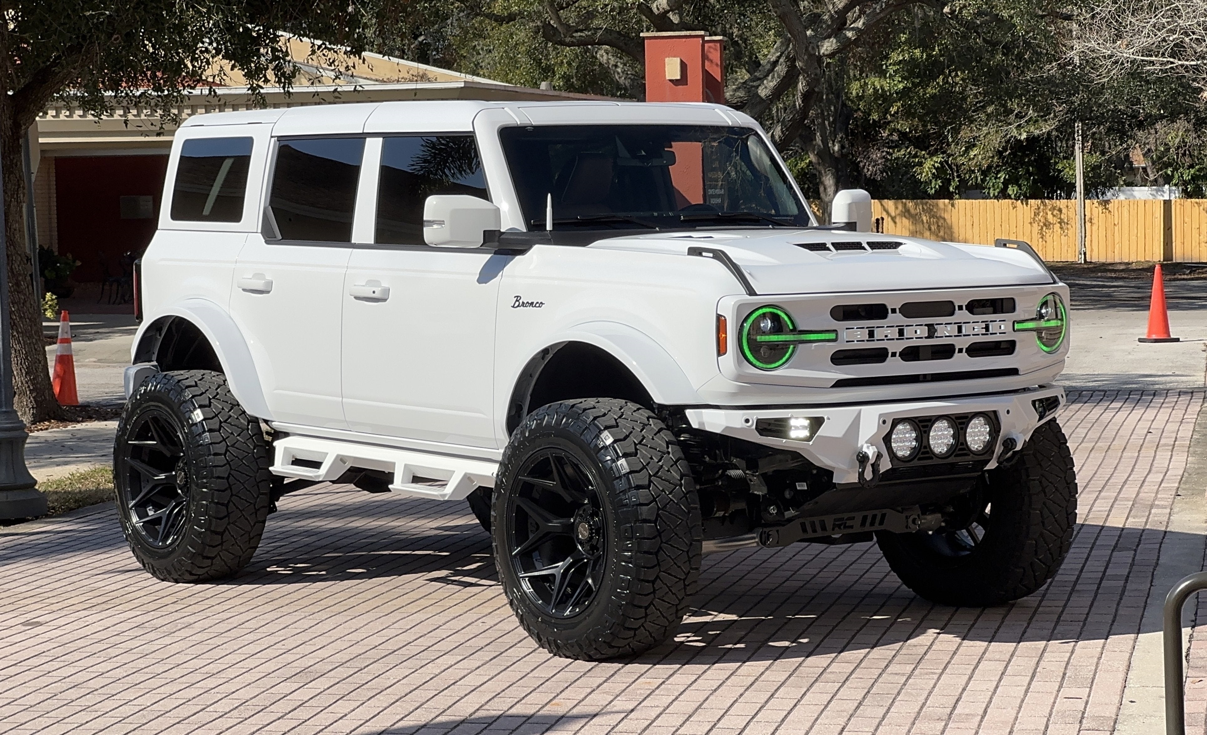 2024 Ford Bronco Outer Banks V6 Luxury Package Custom Lifted