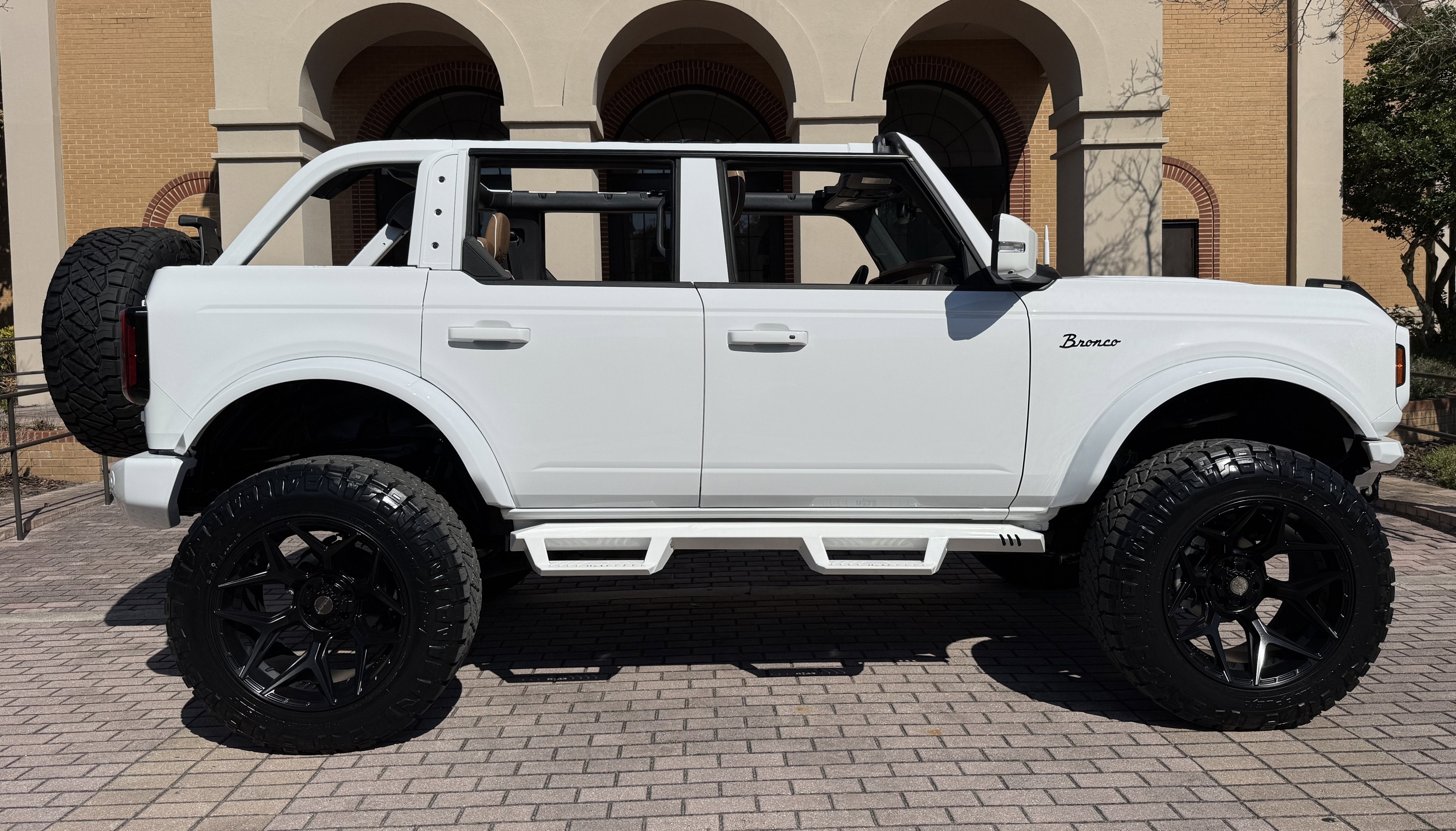 2024 Ford Bronco Outer Banks V6 Luxury Package Custom Lifted