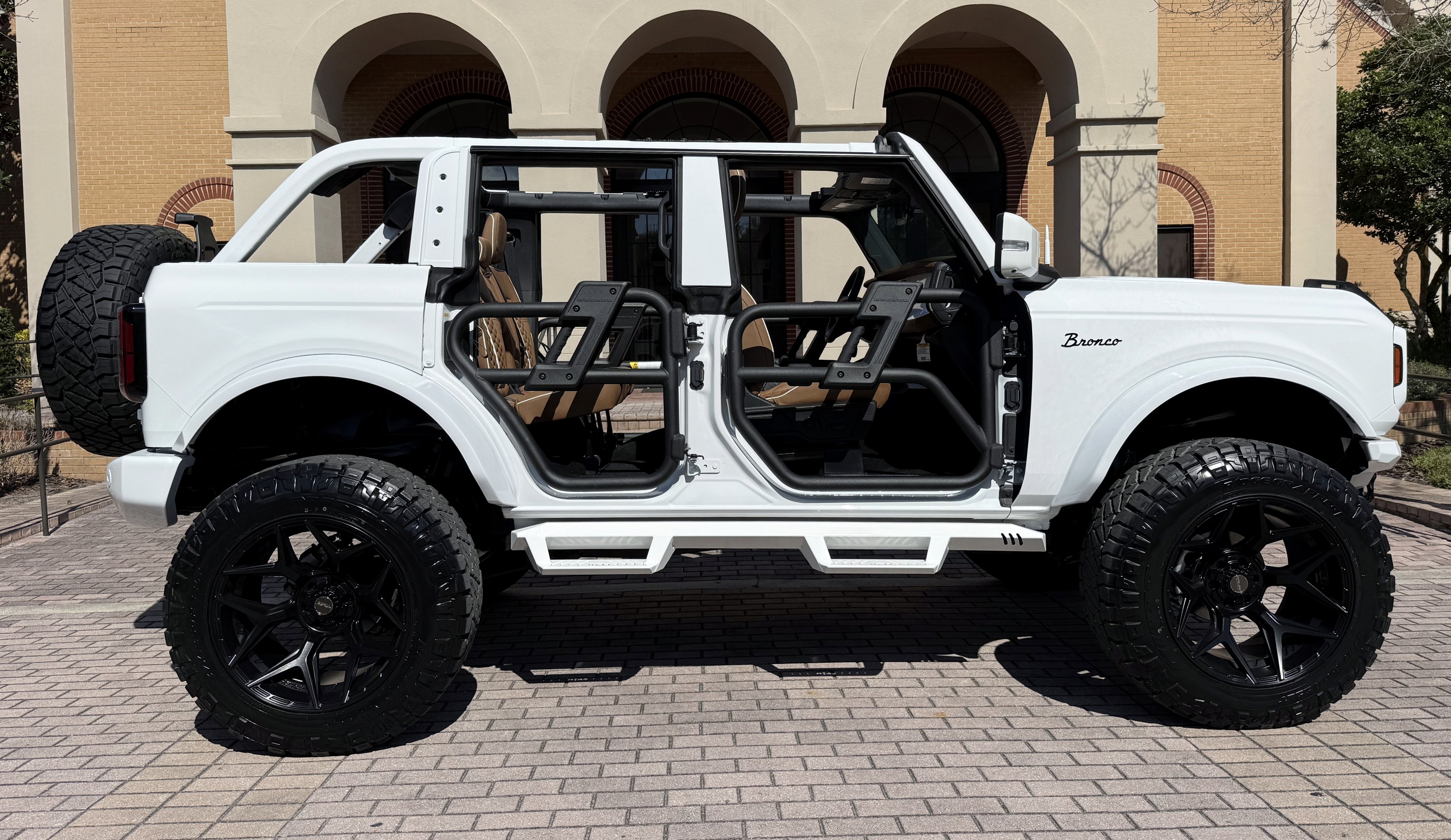 2024 Ford Bronco Outer Banks V6 Luxury Package Custom Lifted