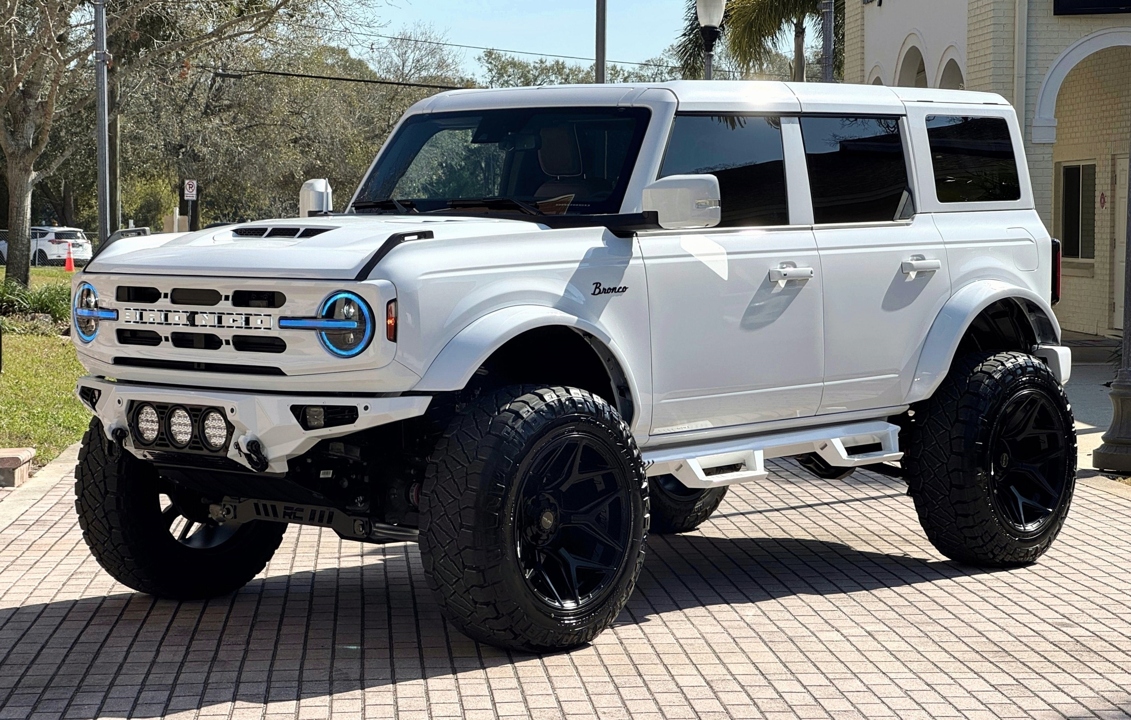 2024 Ford Bronco Outer Banks V6 Luxury Package Custom Lifted