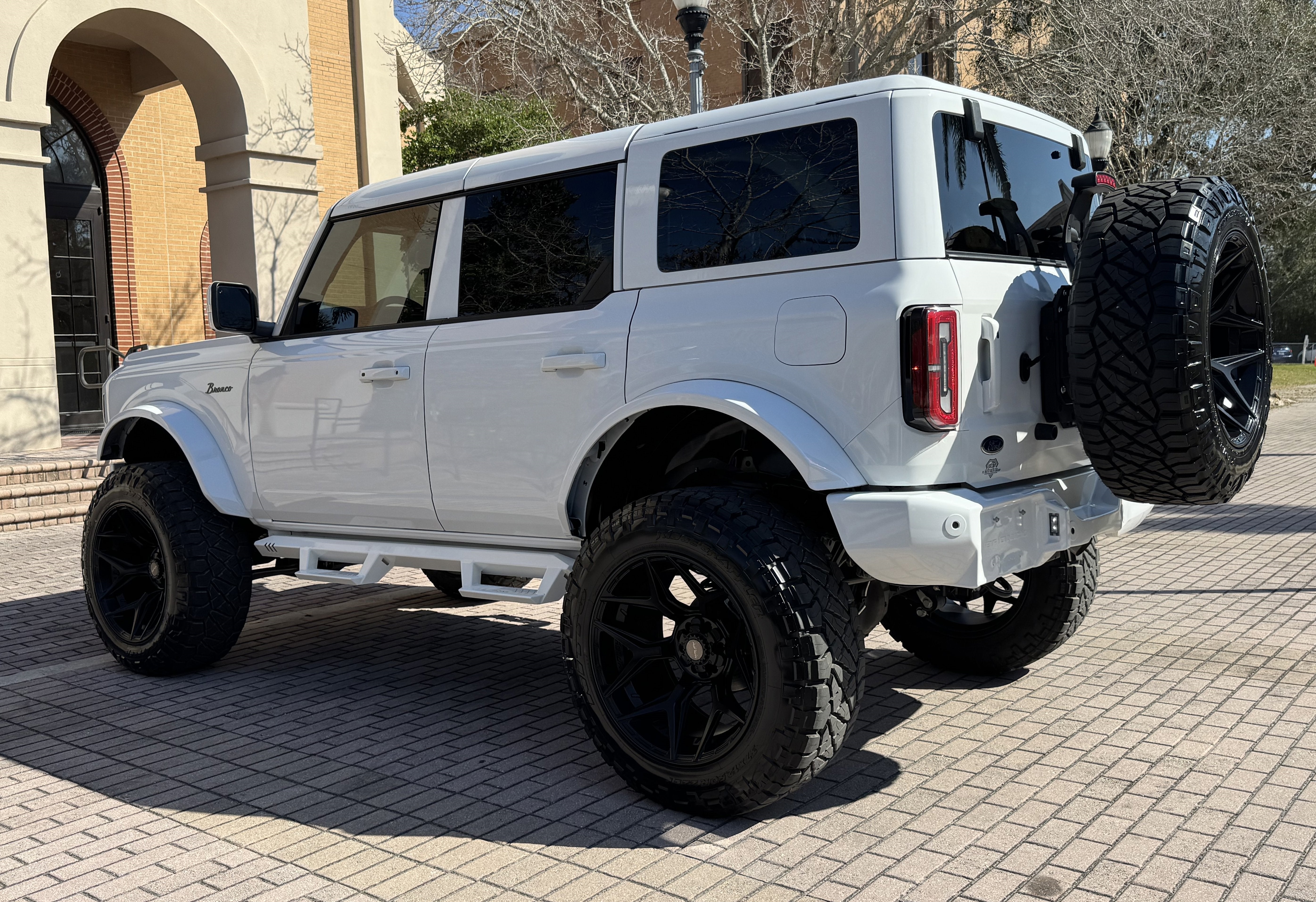2024 Ford Bronco Outer Banks V6 Luxury Package Custom Lifted