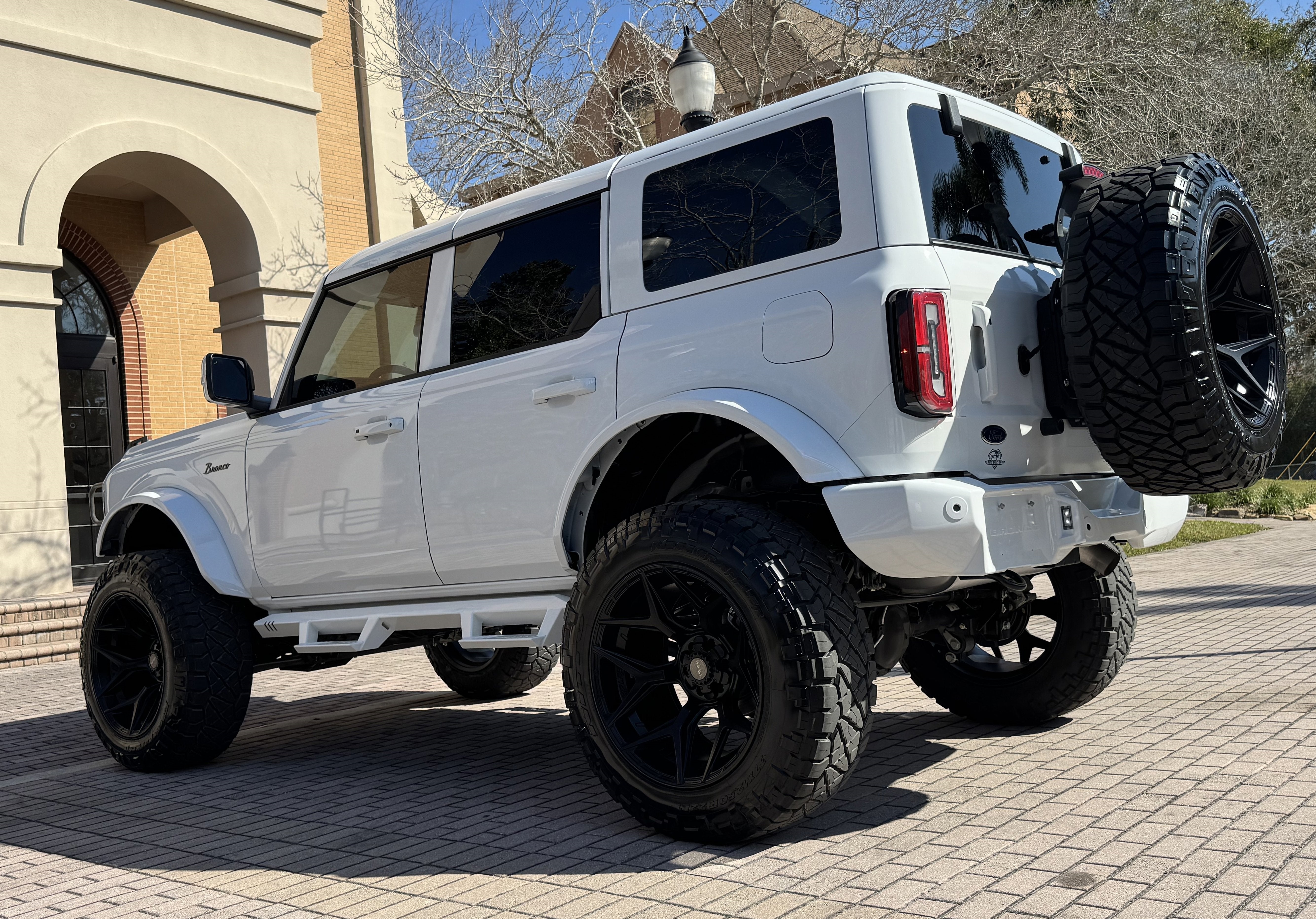 2024 Ford Bronco Outer Banks V6 Luxury Package Custom Lifted