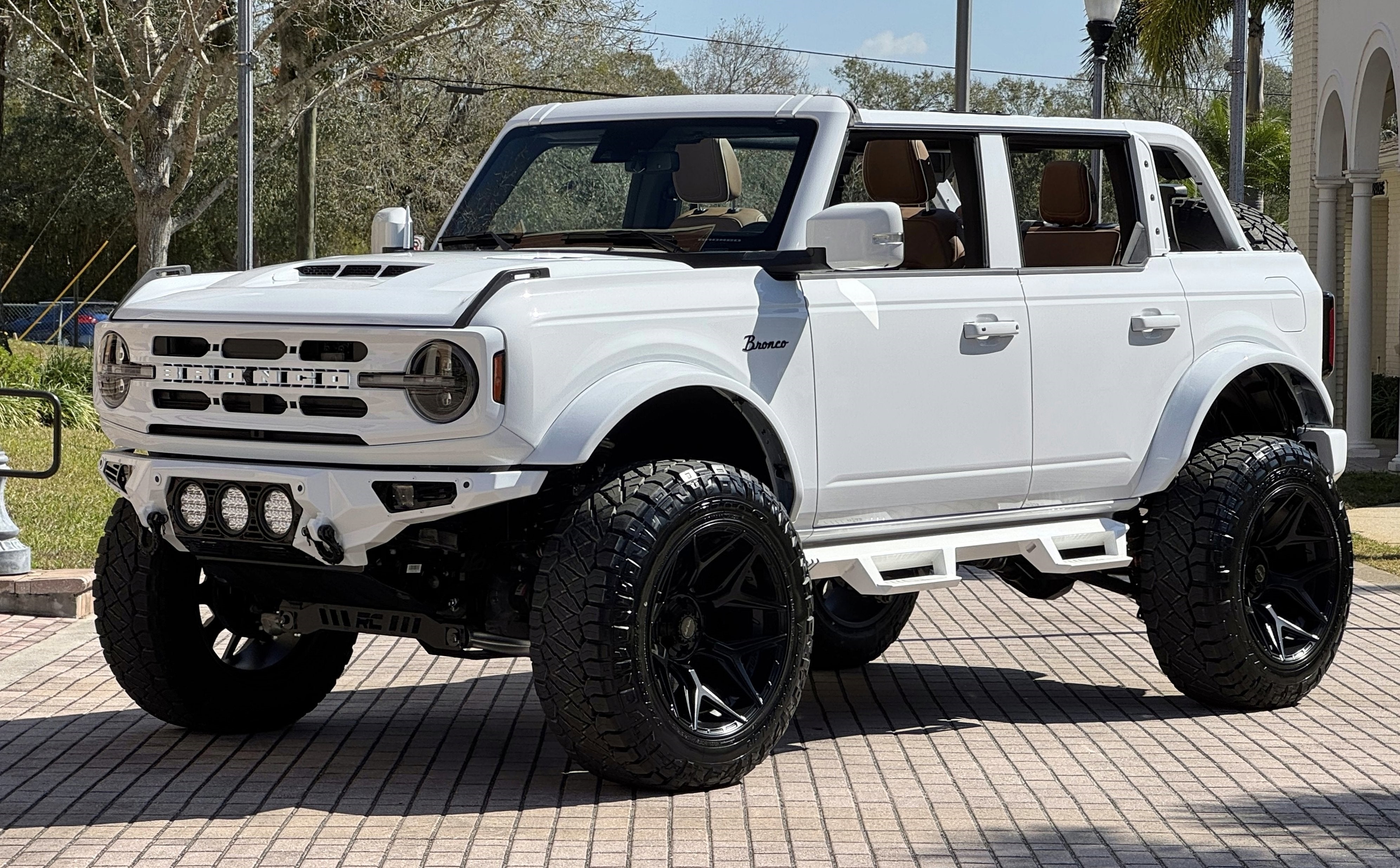 2024 Ford Bronco Outer Banks V6 Luxury Package Custom Lifted