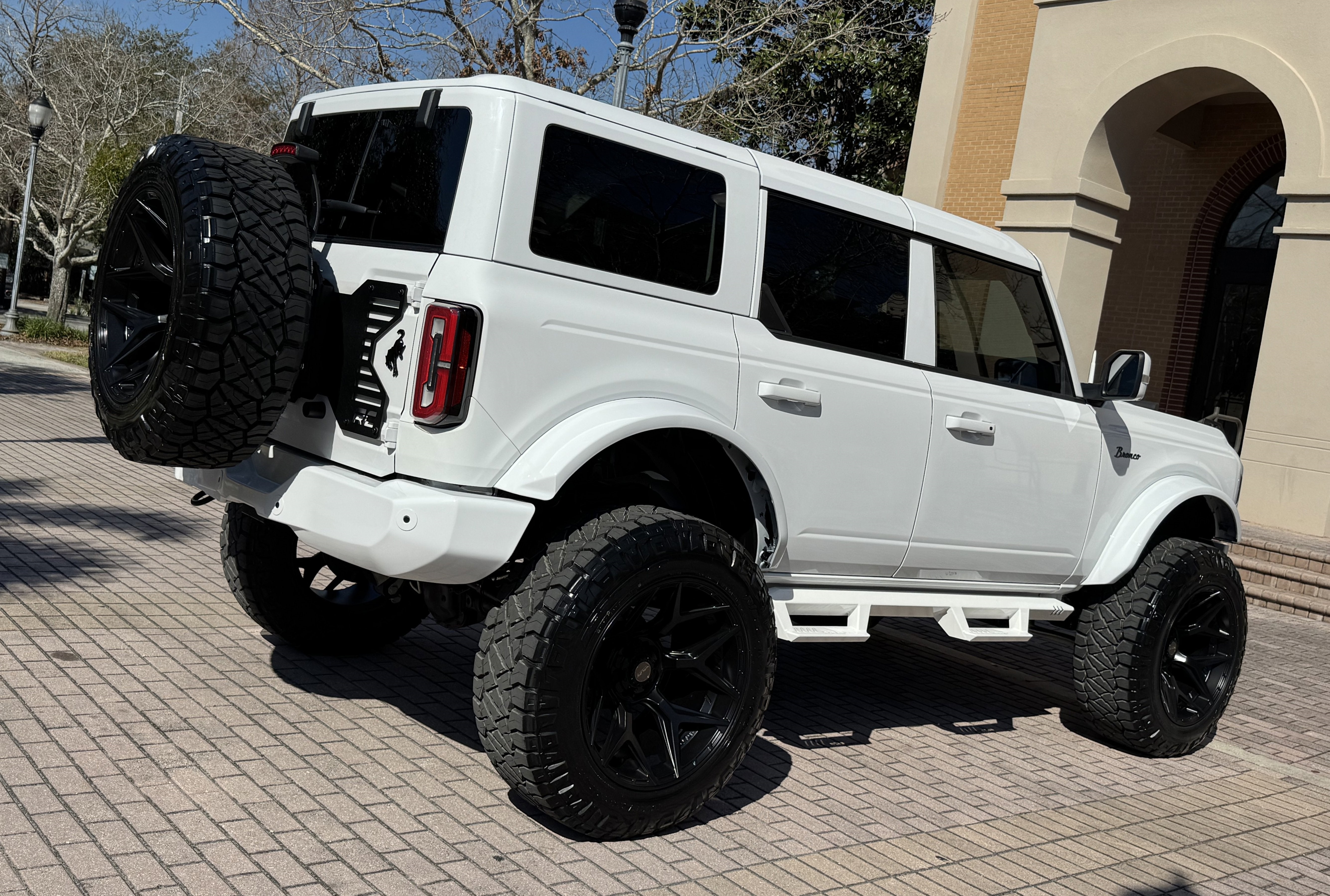2024 Ford Bronco Outer Banks V6 Luxury Package Custom Lifted