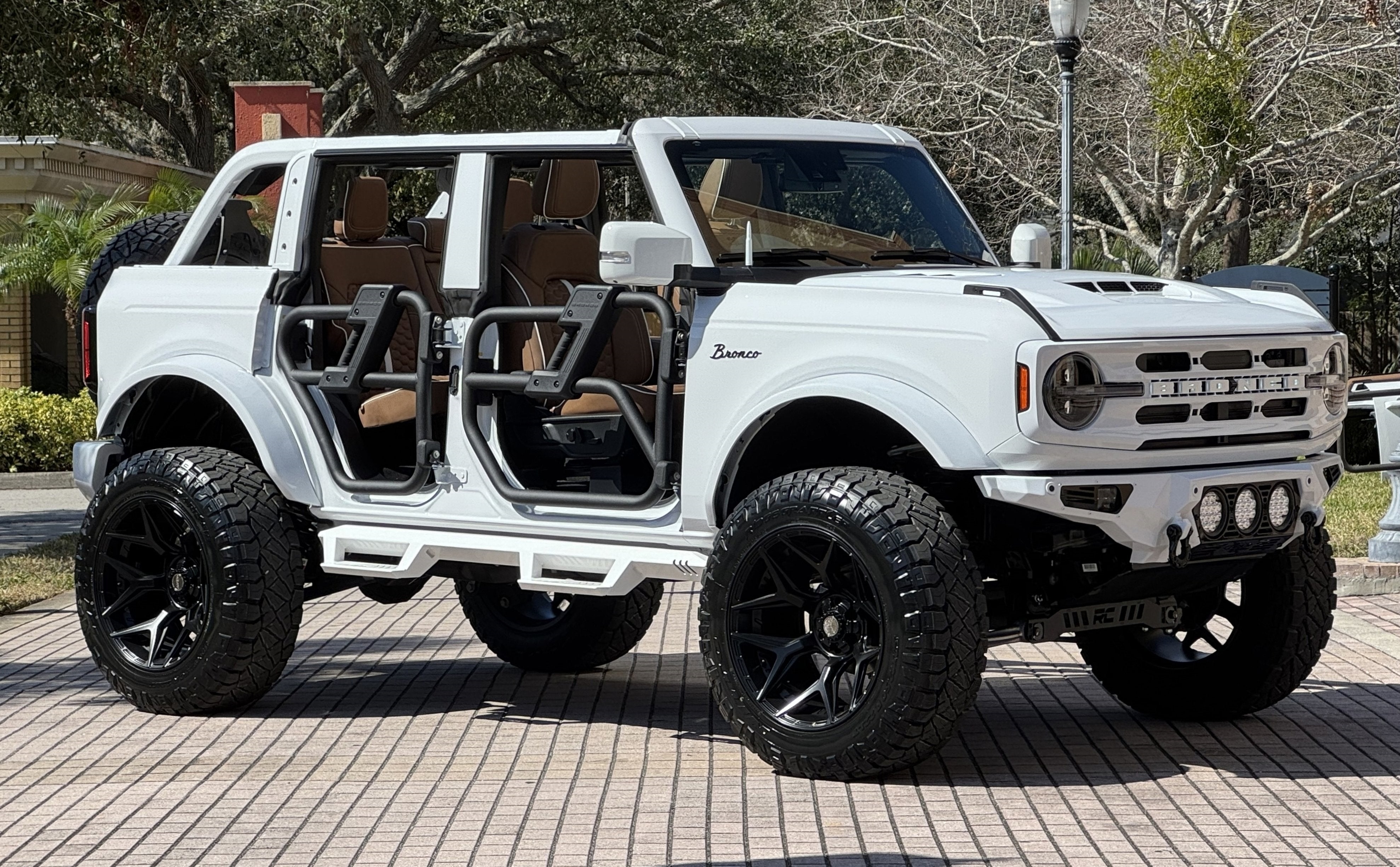 2024 Ford Bronco Outer Banks V6 Luxury Package Custom Lifted
