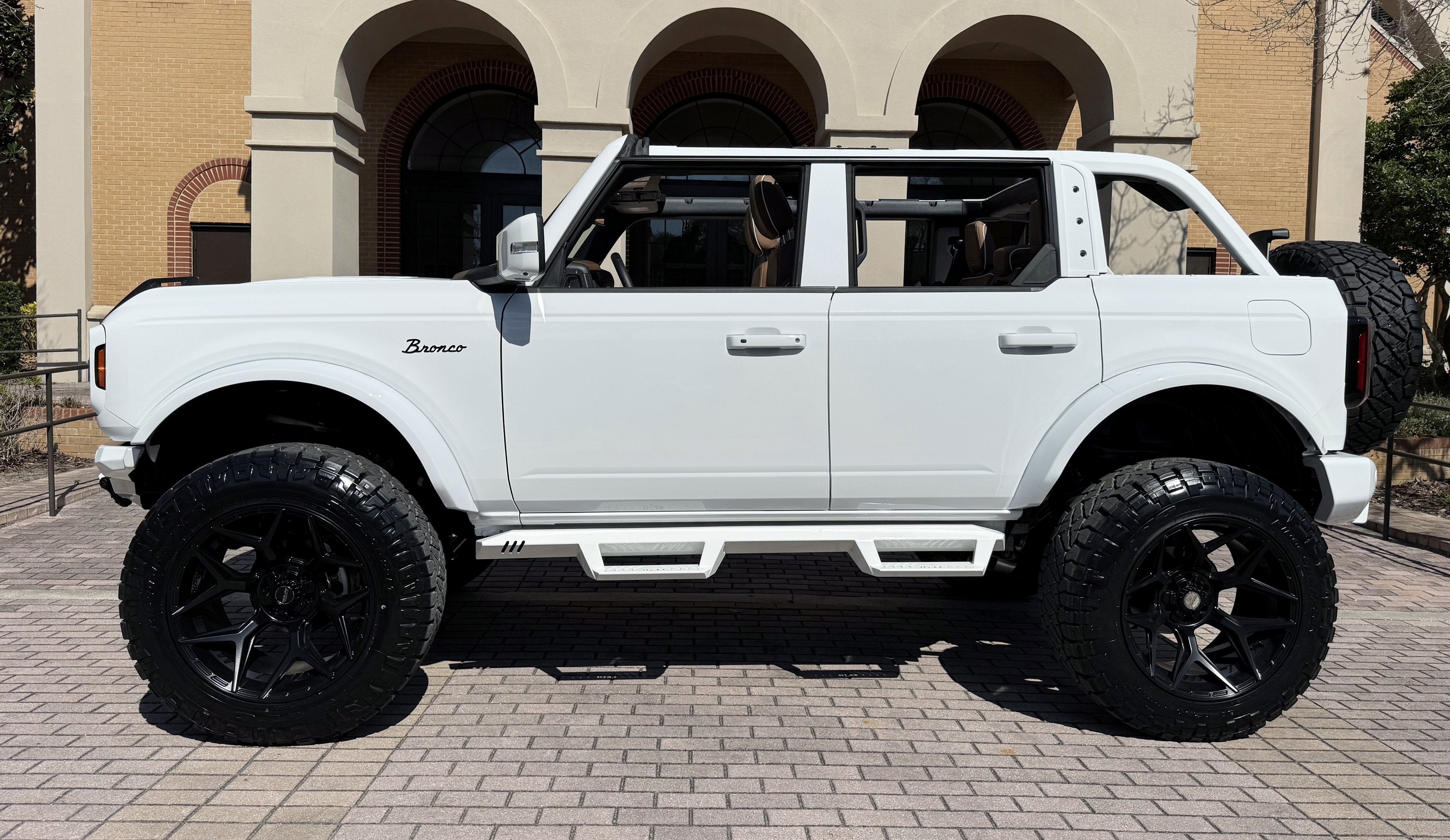 2024 Ford Bronco Outer Banks V6 Luxury Package Custom Lifted