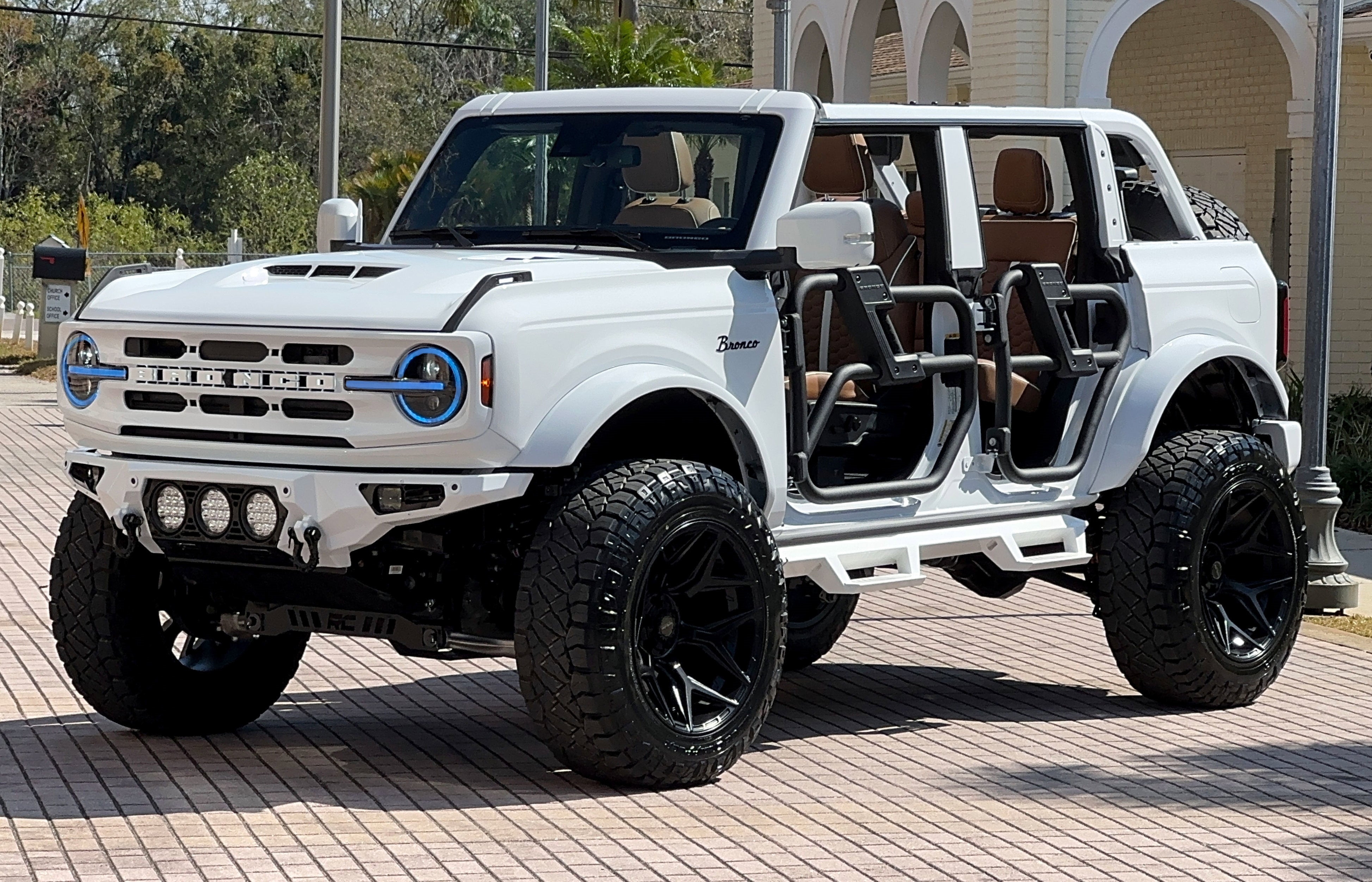2024 Ford Bronco Outer Banks V6 Luxury Package Custom Lifted