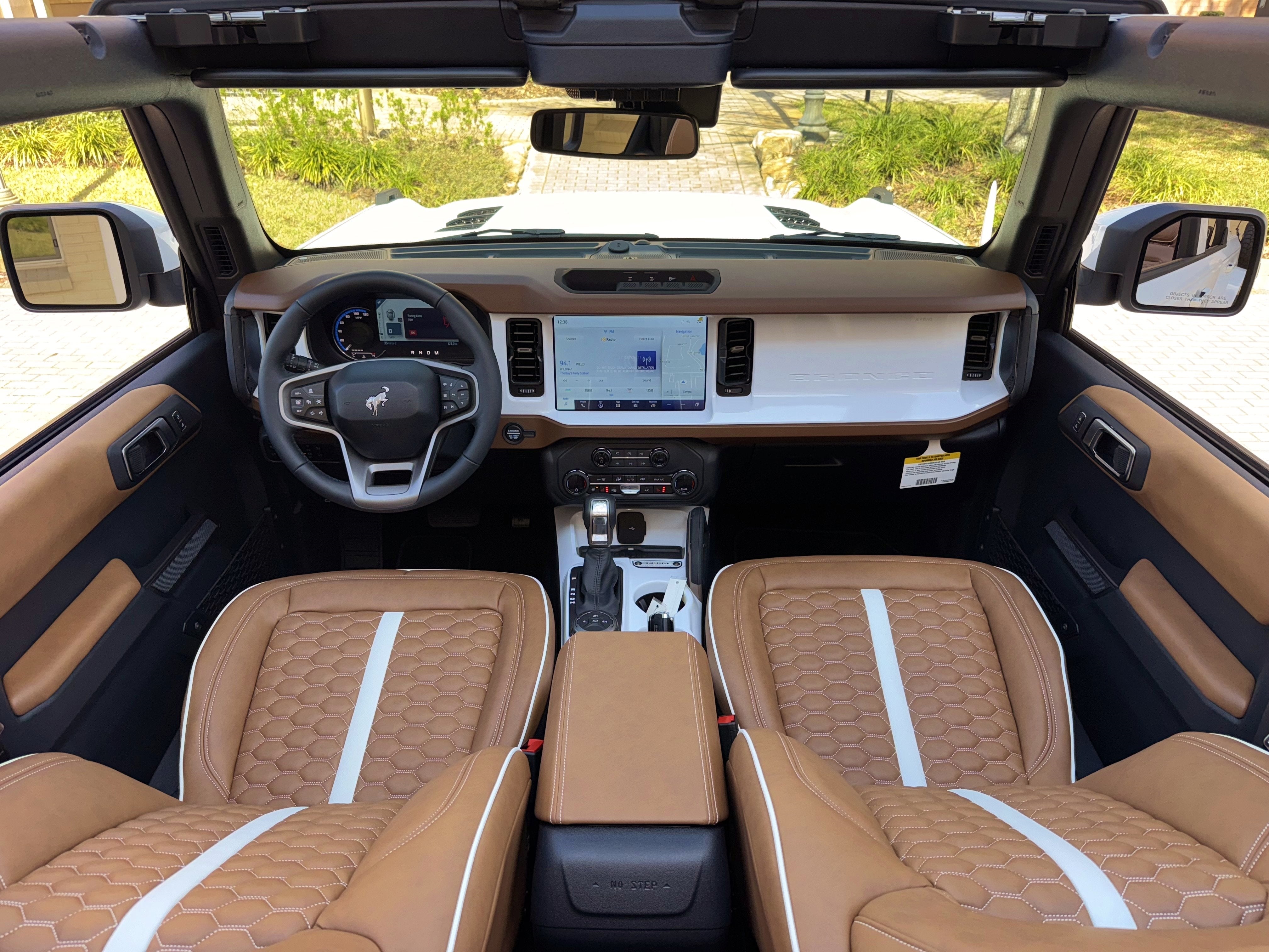 2024 Ford Bronco Outer Banks V6 Luxury Package Custom Lifted