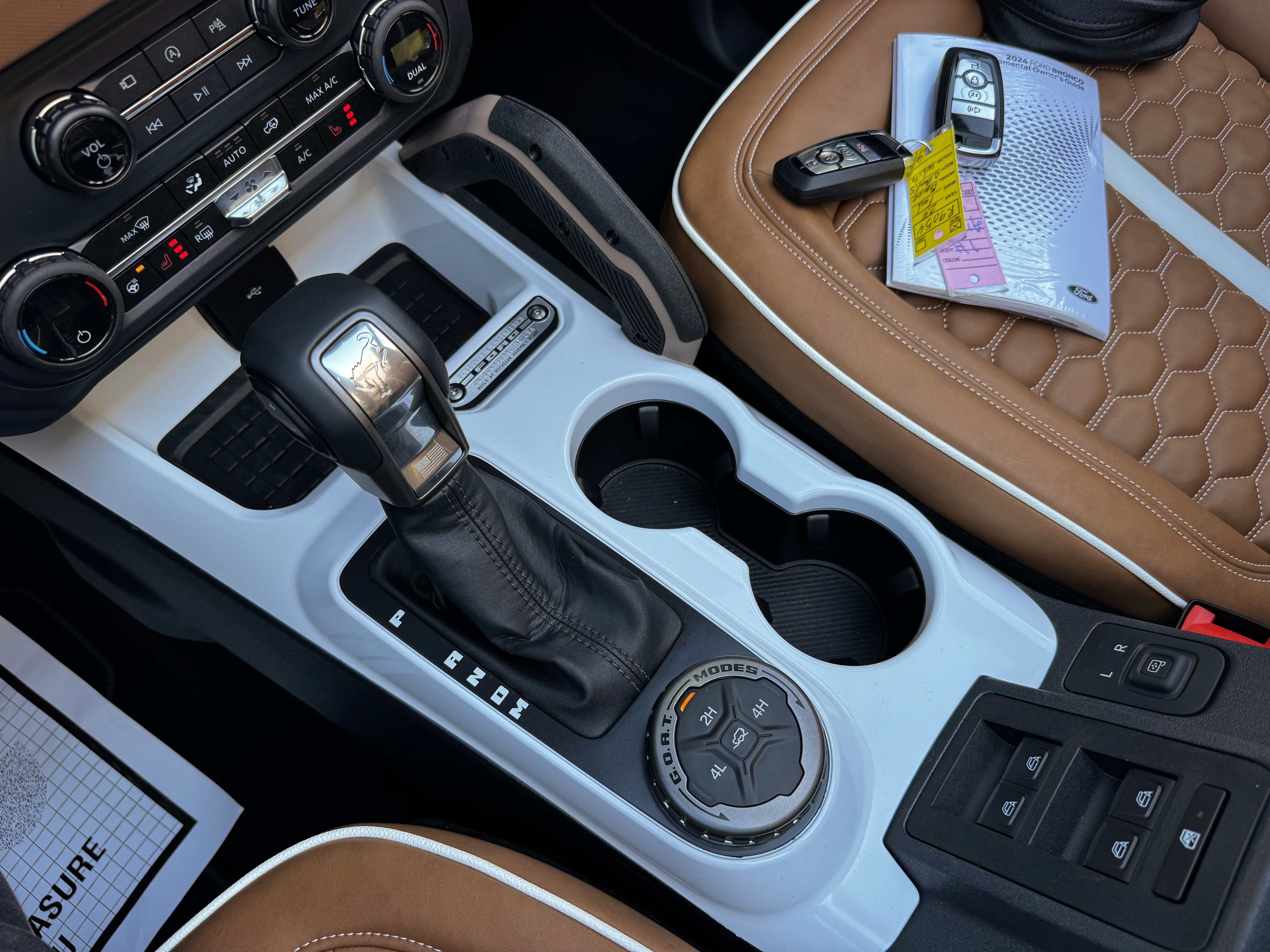 2024 Ford Bronco Outer Banks V6 Luxury Package Custom Lifted