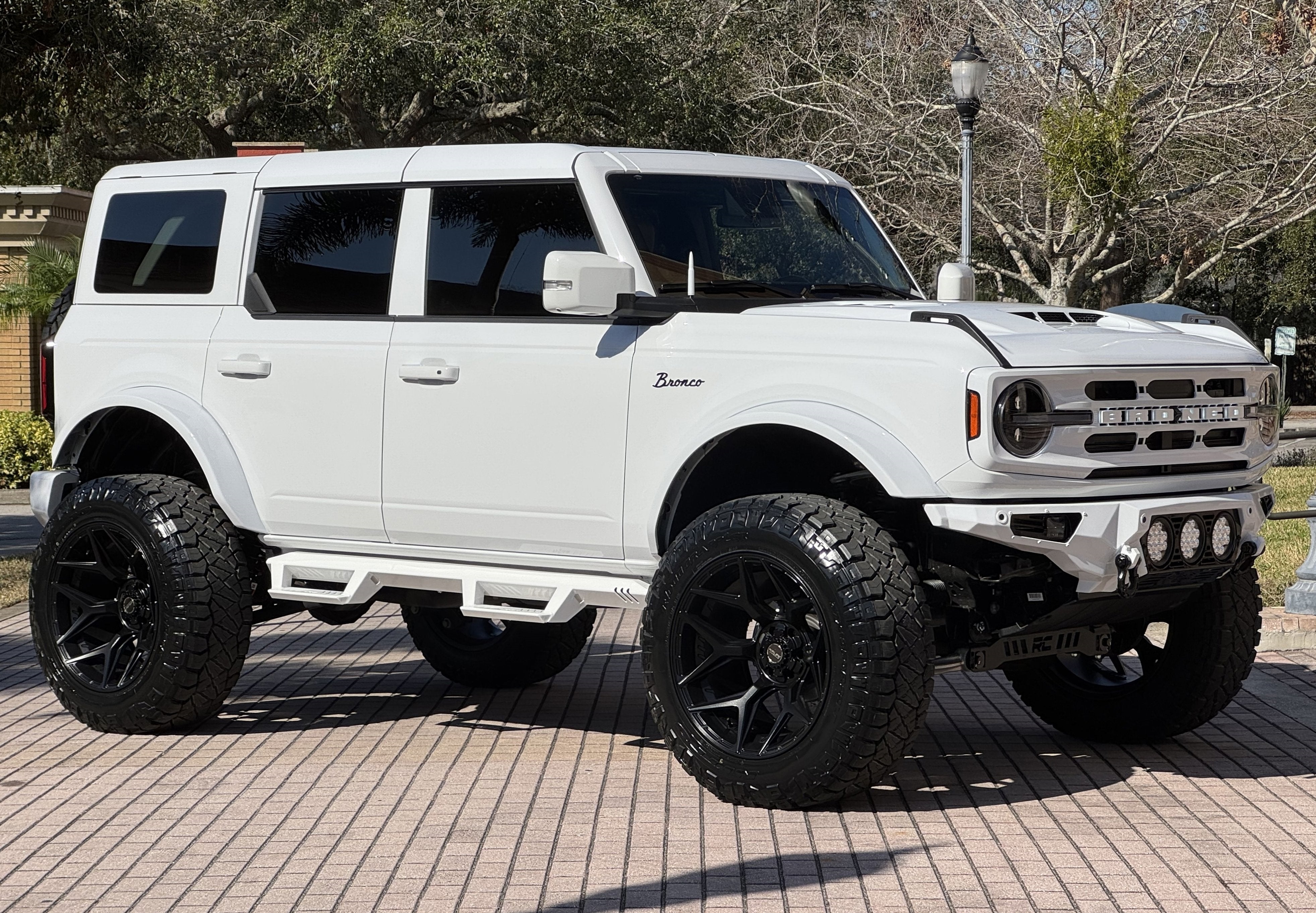 2024 Ford Bronco Outer Banks V6 Luxury Package Custom Lifted