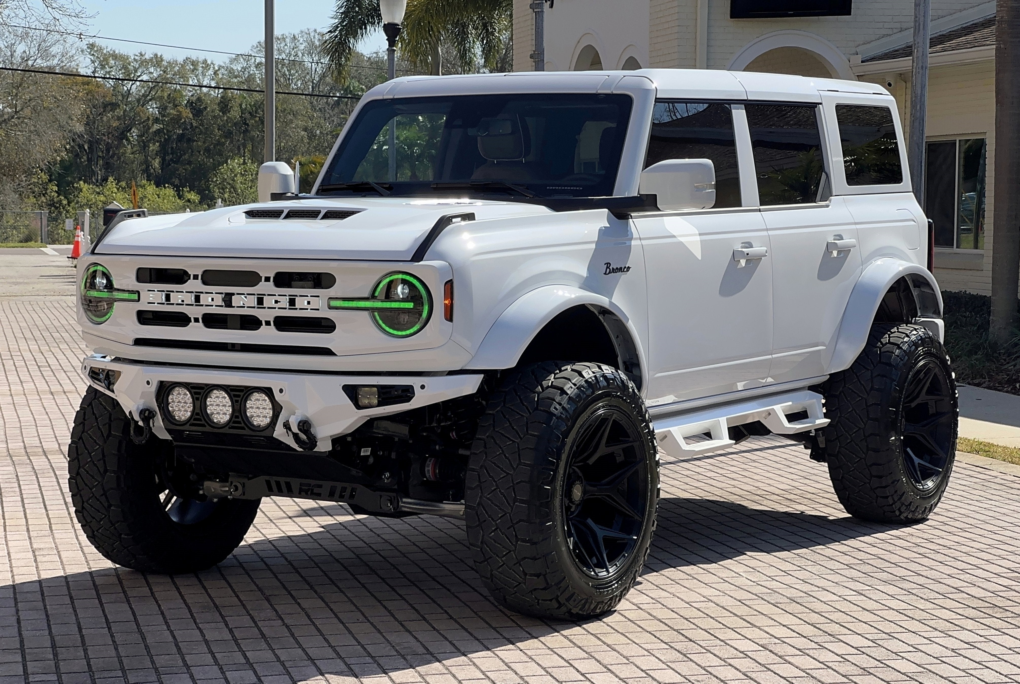 2024 Ford Bronco Outer Banks V6 Luxury Package Custom Lifted