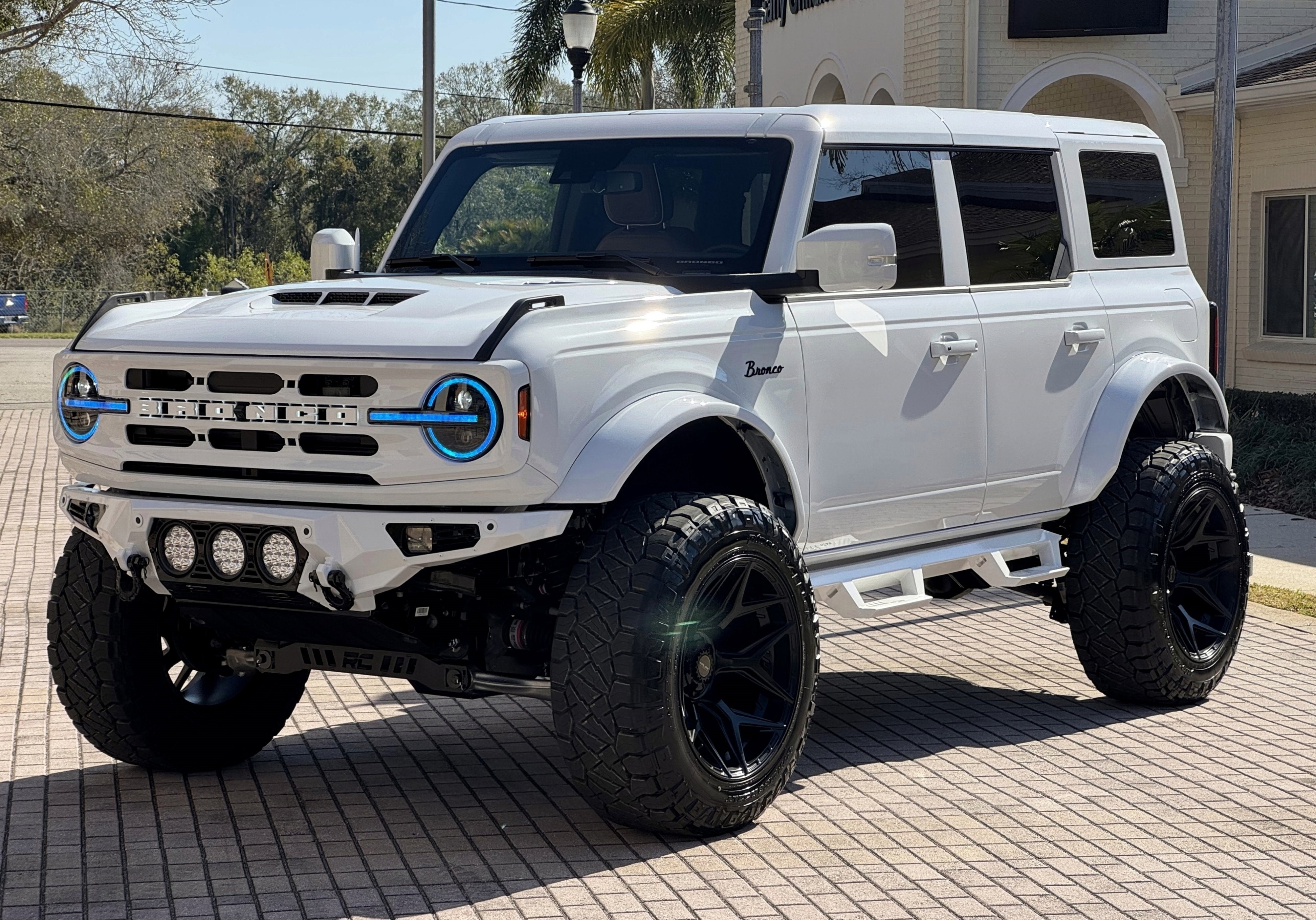 2024 Ford Bronco Outer Banks V6 Luxury Package Custom Lifted