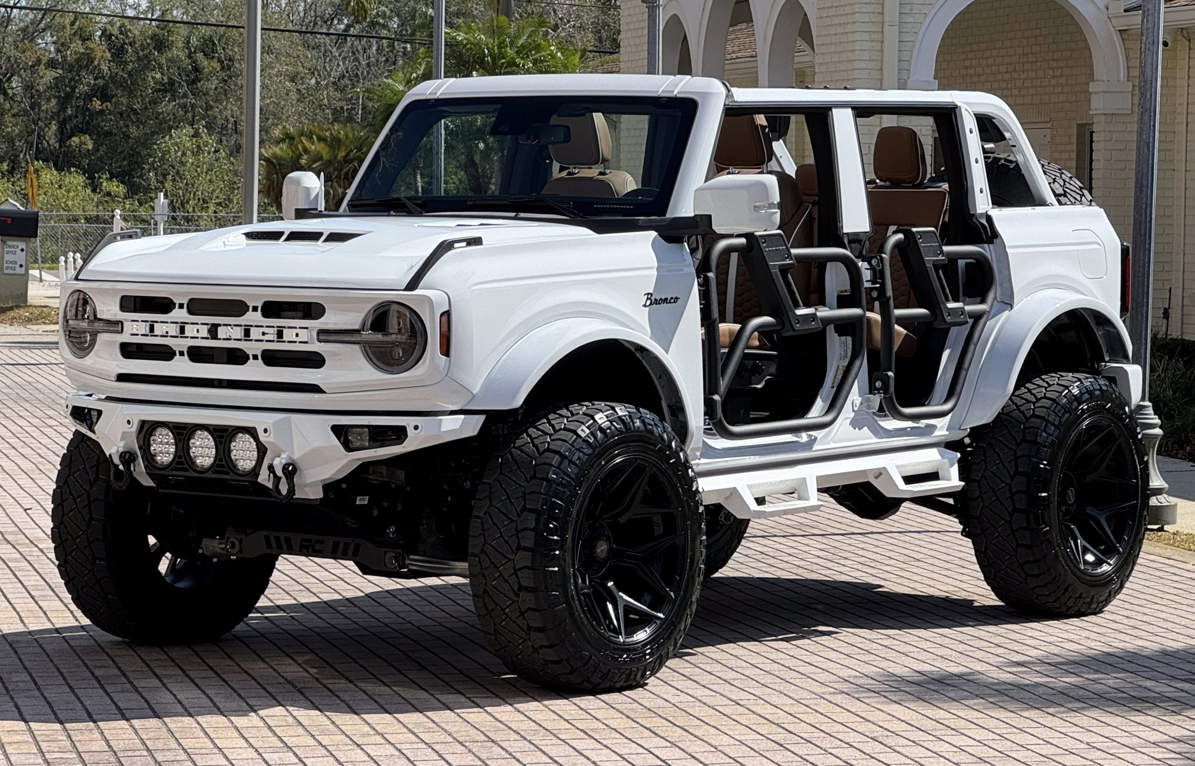 2024 Ford Bronco Outer Banks V6 Luxury Package Custom Lifted