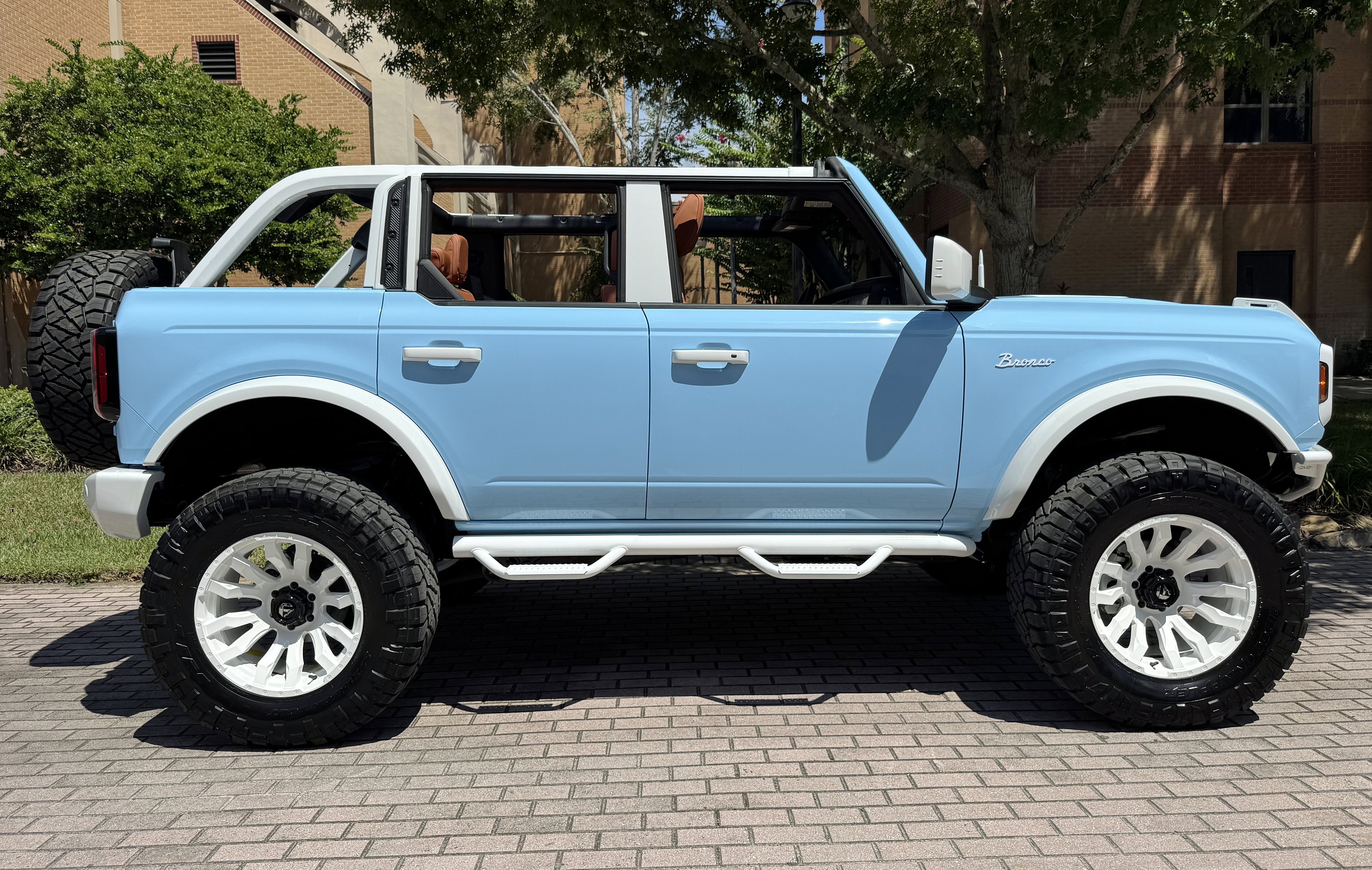 2025 Ford Bronco Outer Banks Retro V6 Hard Top Custom Lifted Vintage
