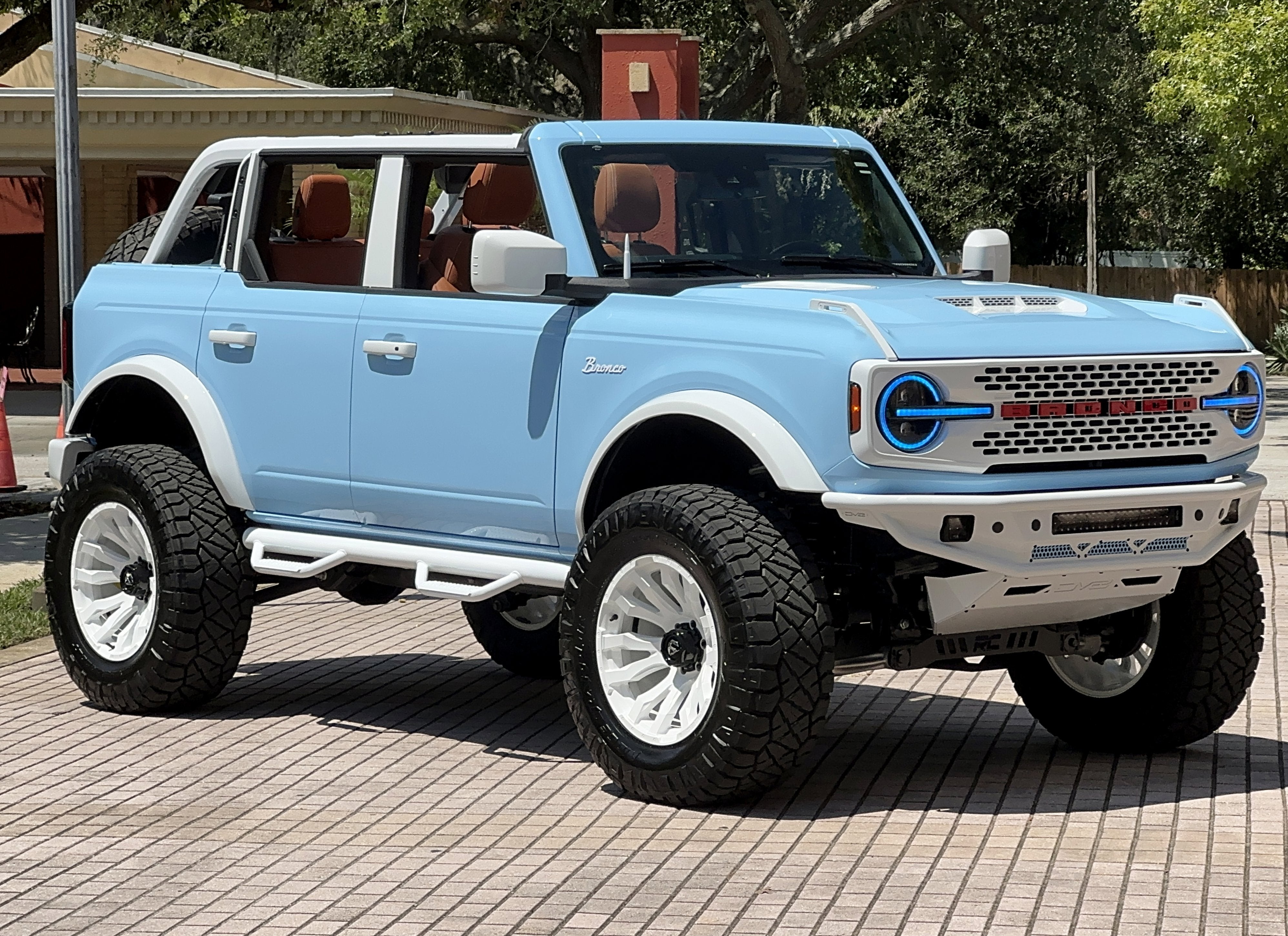 2025 Ford Bronco Outer Banks Retro V6 Hard Top Custom Lifted Vintage