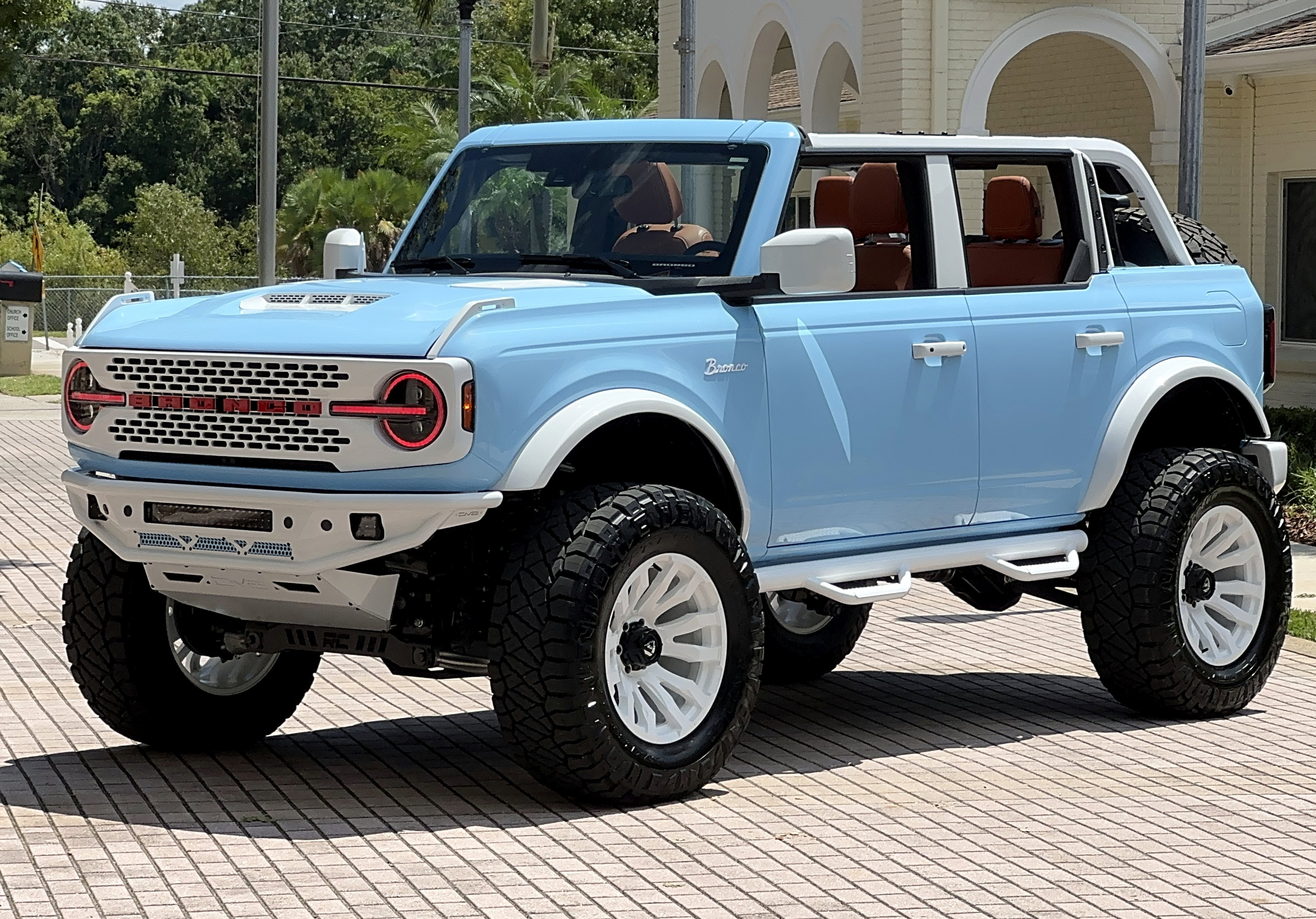 2025 Ford Bronco Outer Banks Retro V6 Hard Top Custom Lifted Vintage