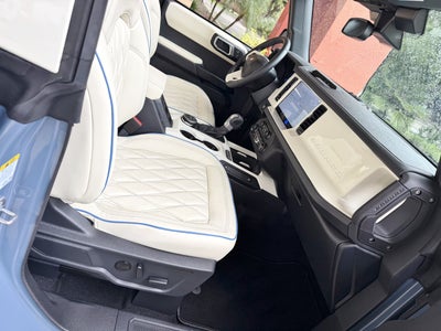 2025 Ford Bronco V6 Wimbledon White & Azure Retro Outer Banks Custom Lifted