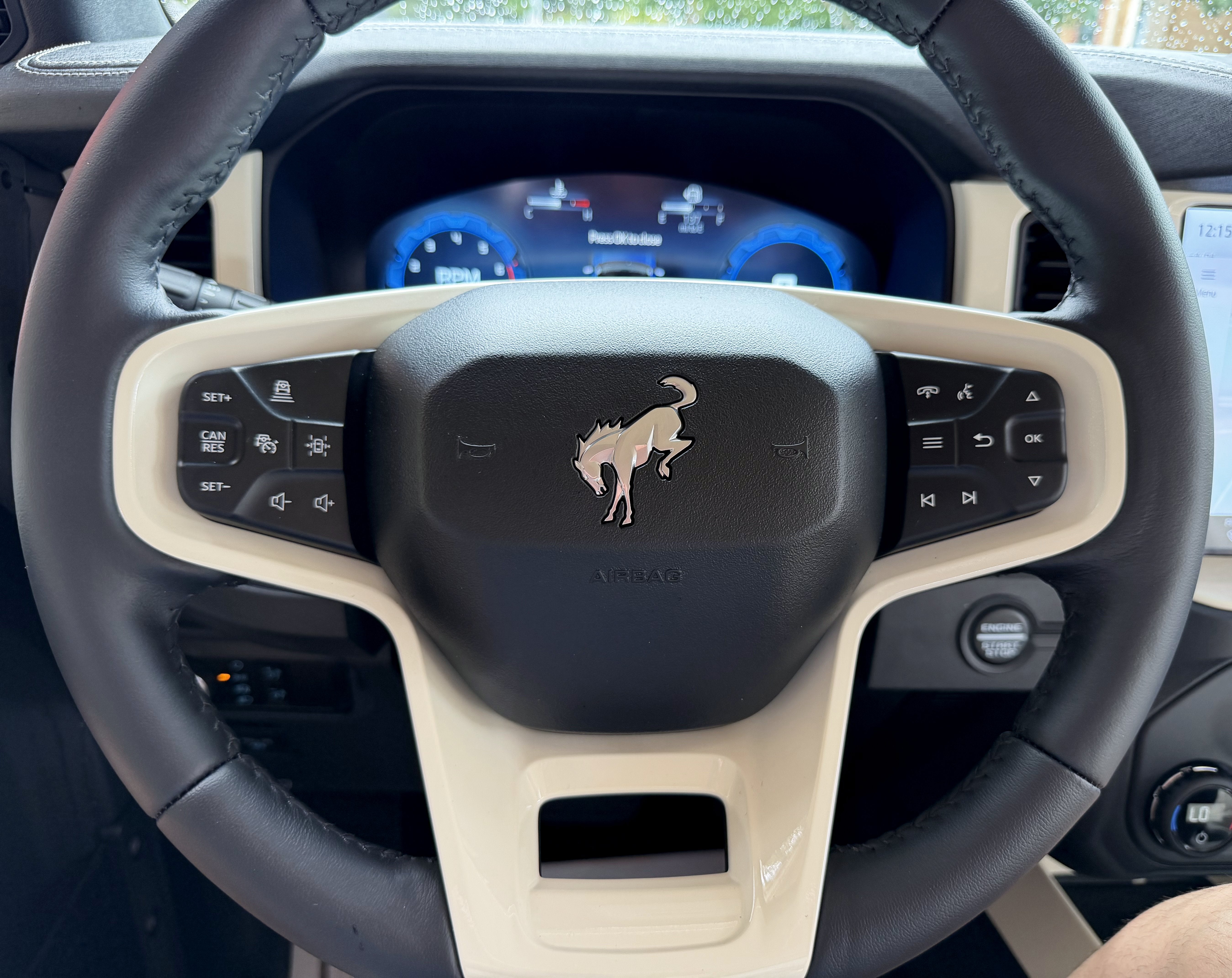 2025 Ford Bronco V6 Wimbledon White & Azure Retro Outer Banks Custom Lifted