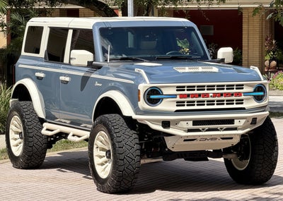 2025 Ford Bronco V6 Wimbledon White & Azure Retro Outer Banks Custom Lifted