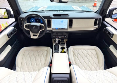 2025 Ford Bronco V6 Wimbledon White & Azure Retro Outer Banks Custom Lifted