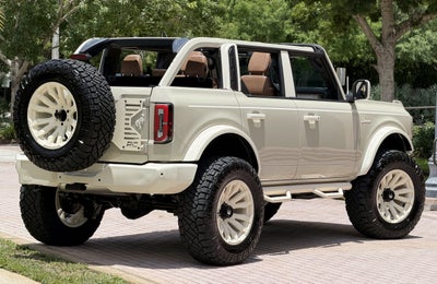 2026 Ford Bronco V6 Wimbledon White Retro Outer Banks Luxury Pkg Custom Lifted