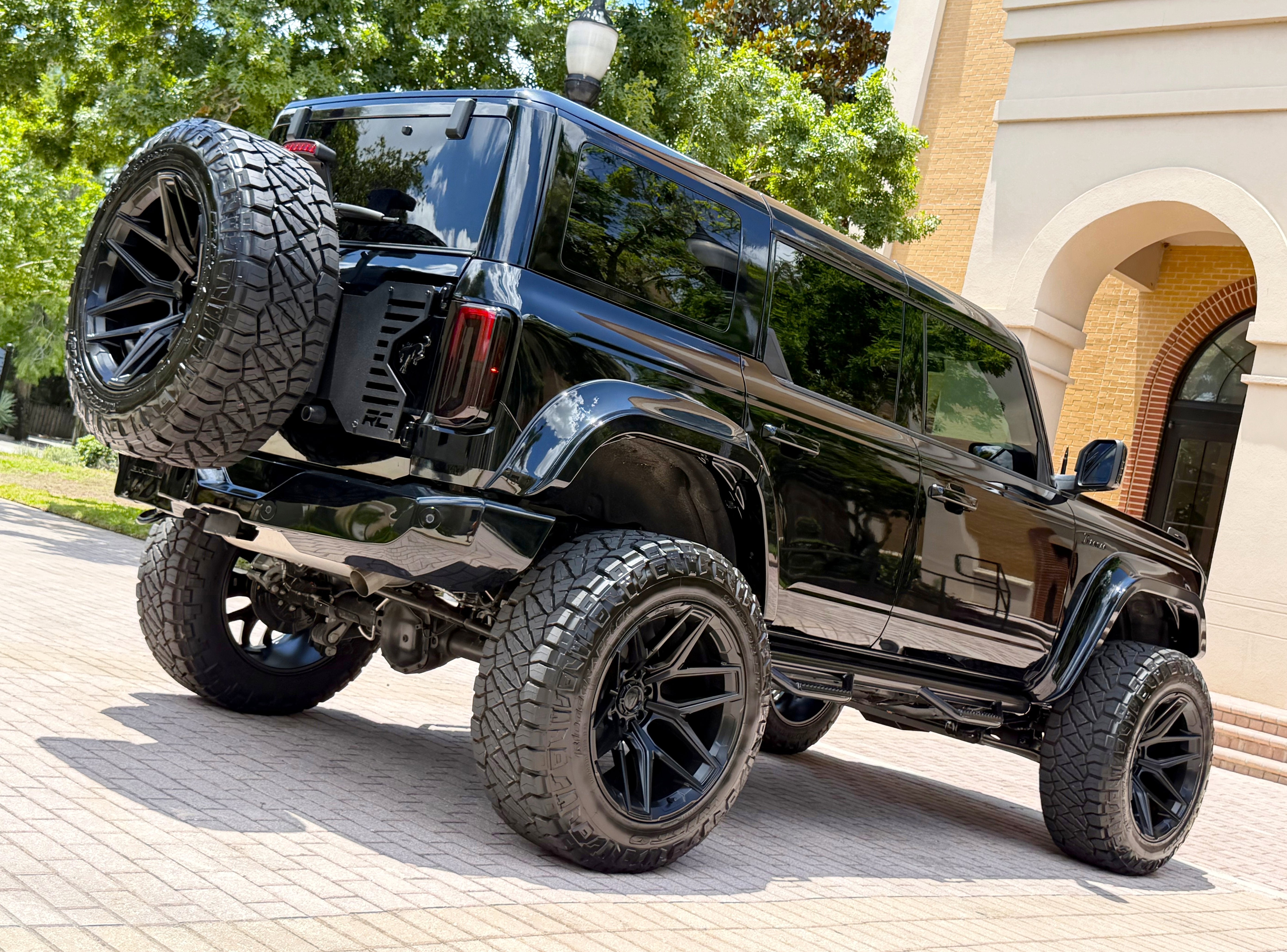 2026 Ford Bronco Outer Banks V6 Luxury Package Hard Top Custom Lifted