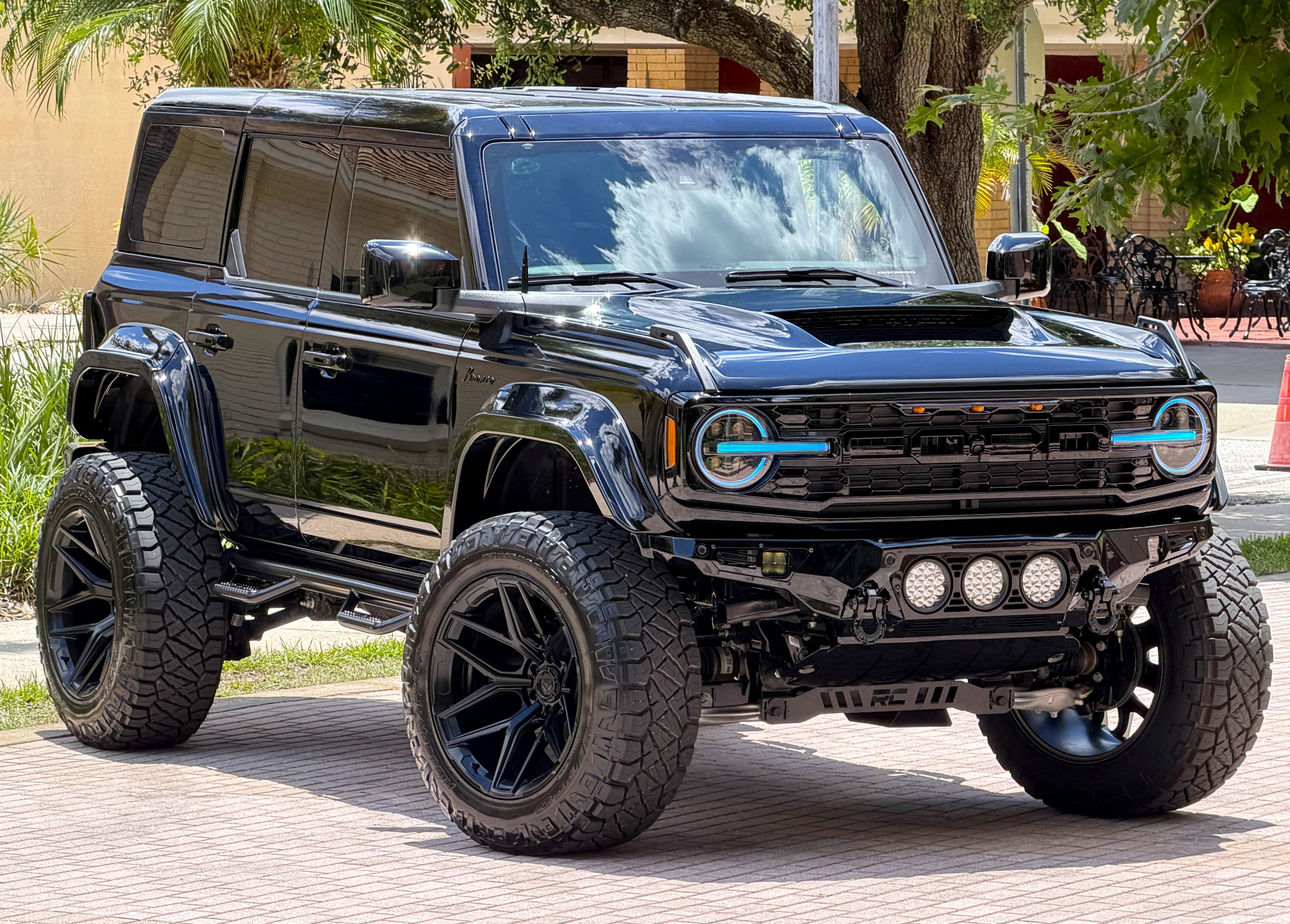 2026 Ford Bronco Outer Banks V6 Luxury Package Hard Top Custom Lifted
