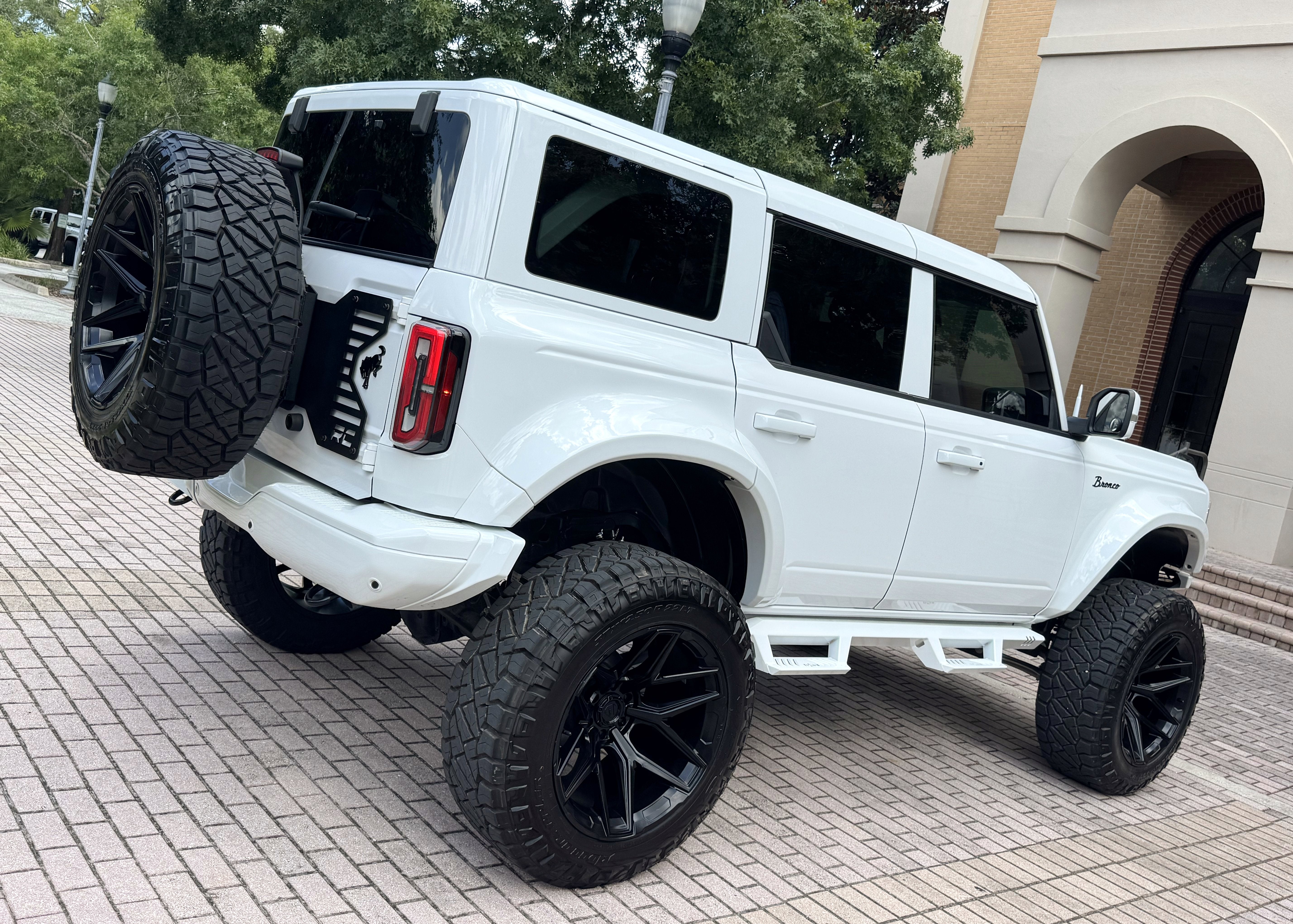 2024 Ford Bronco Badlands V6 Luxury Pkg Widebody Hard Top Custom Lifted