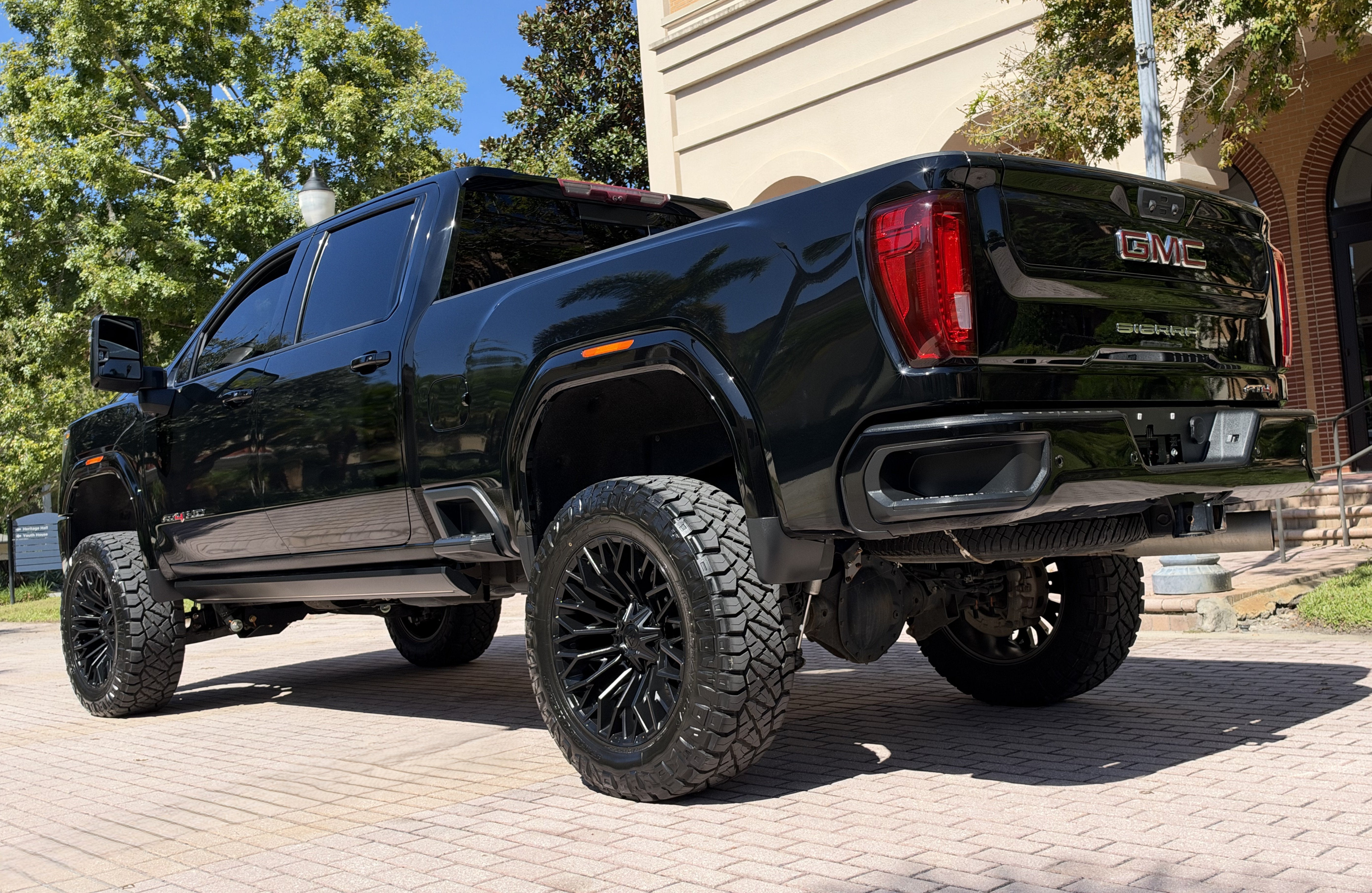 2023 GMC Sierra 2500HD AT4 BDS Custom Lifted Truck
